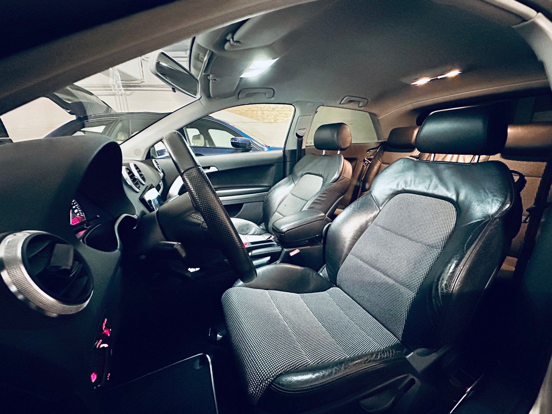 AUDI S3 2.0 Turbo FSI quattro-image-13
