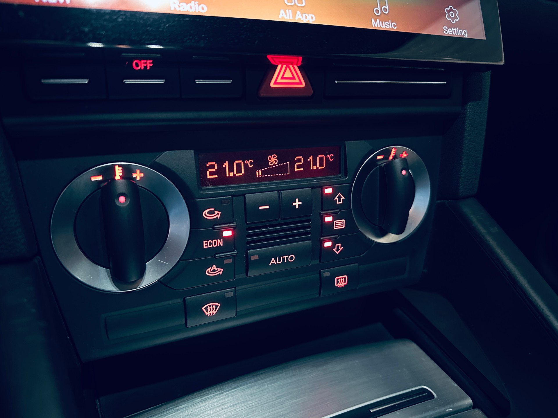 AUDI S3 2.0 Turbo FSI quattro-image-12