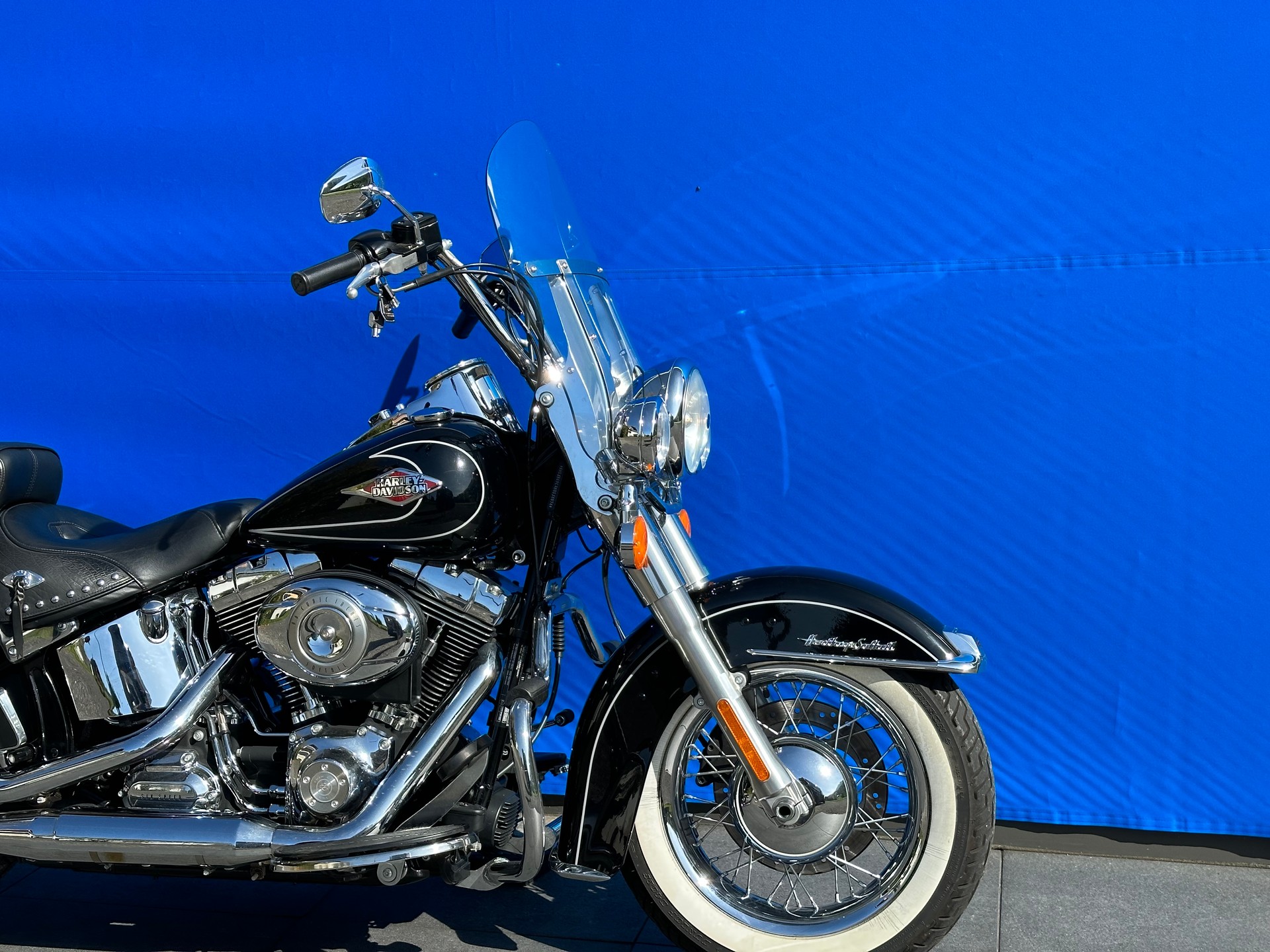 HARLEY-DAVIDSON FLSTC Softail Heritage Classic ABS-showroom-element-1