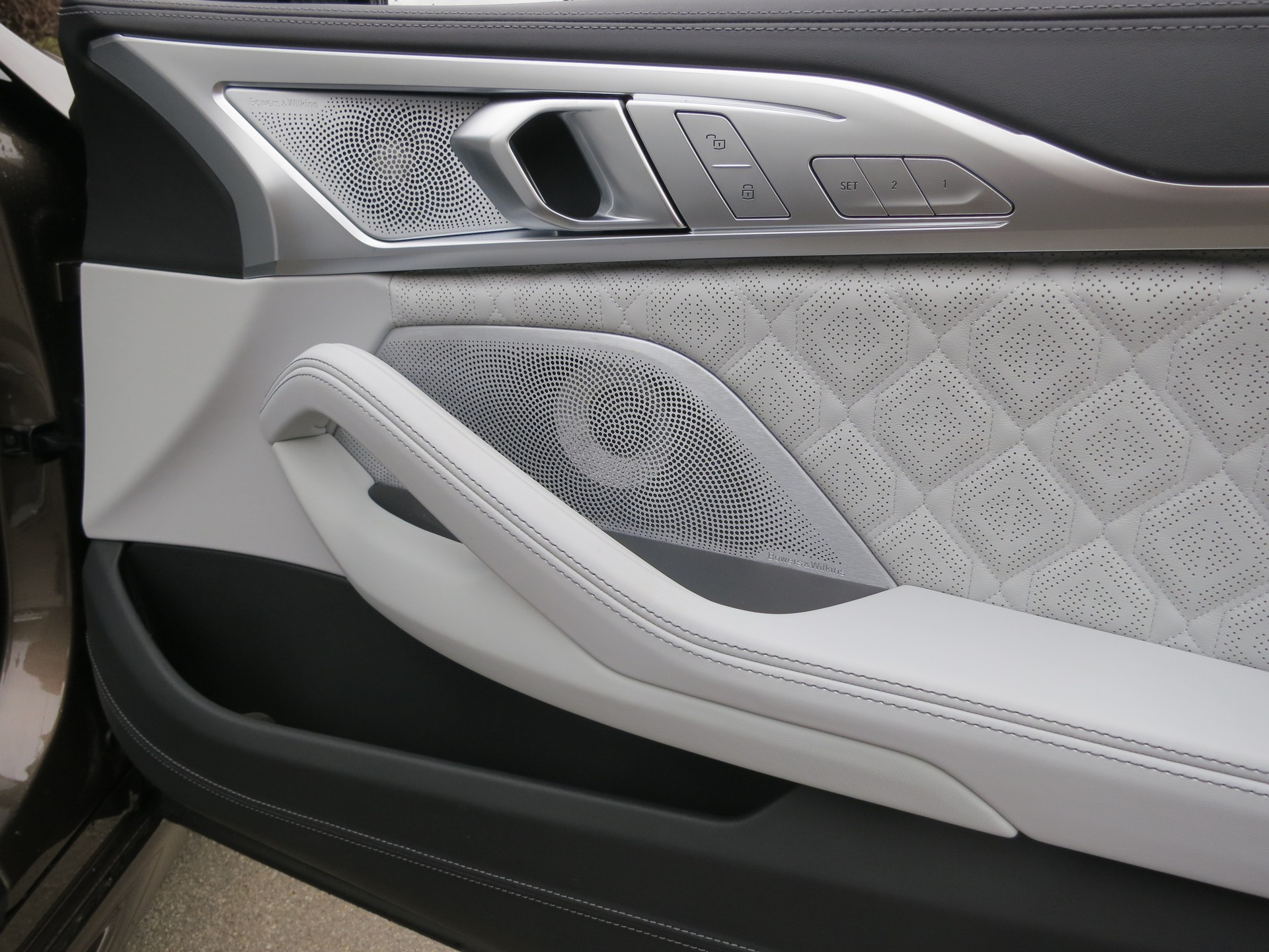 BMW M8 xDrive M Competition-image-17