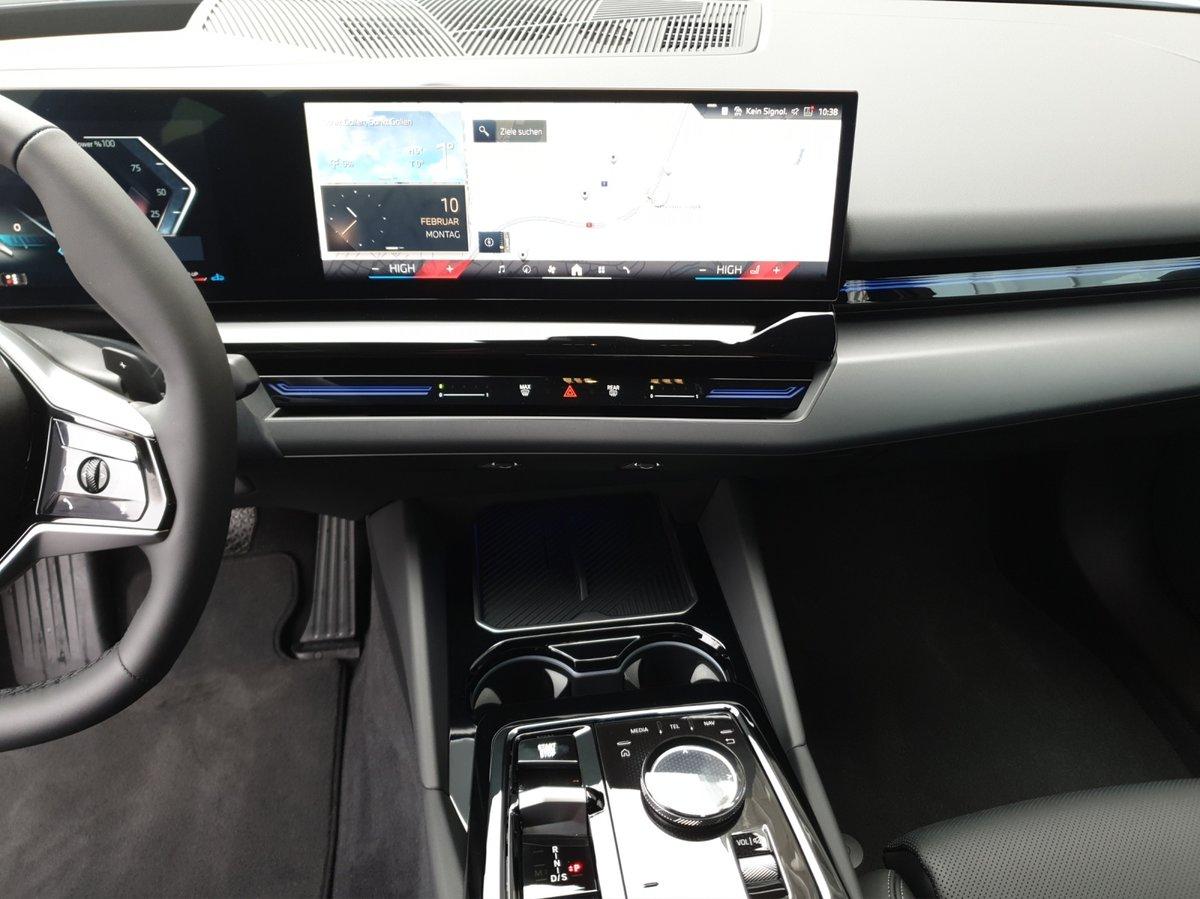 BMW 520d xDrive-image-11