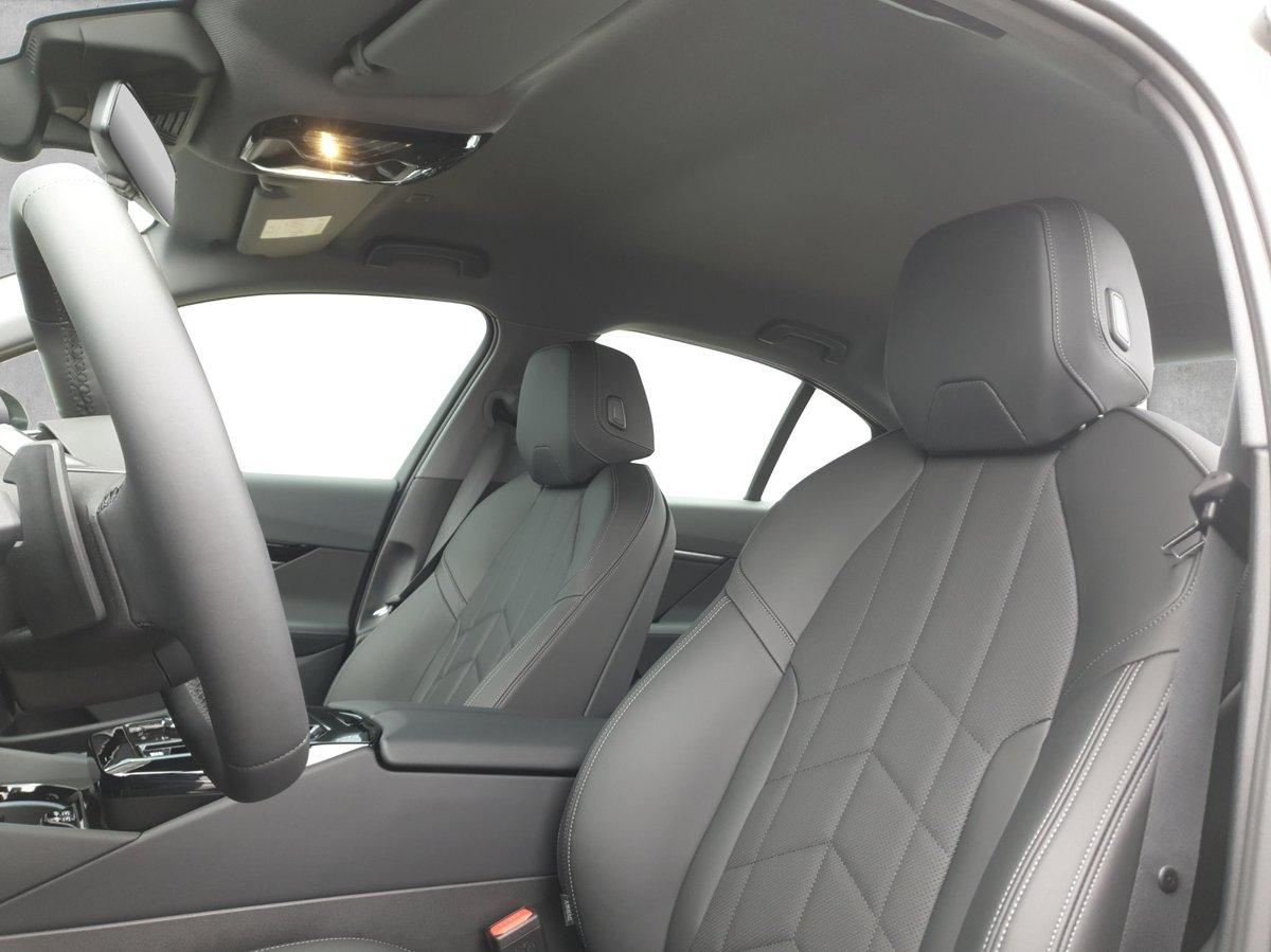 BMW 520d xDrive-image-8