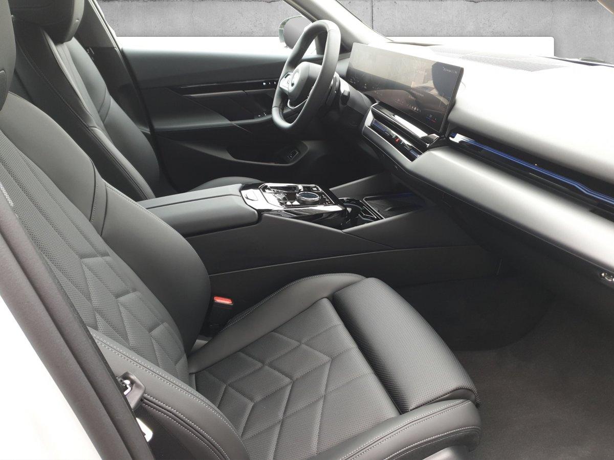 BMW 520d xDrive-image-16