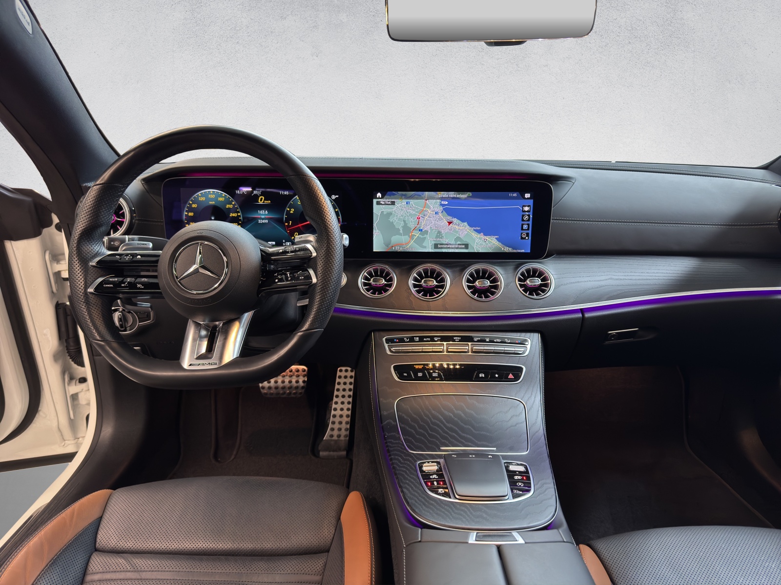 MERCEDES-BENZ E 53 AMG 4Matic+ Coupé-image-13