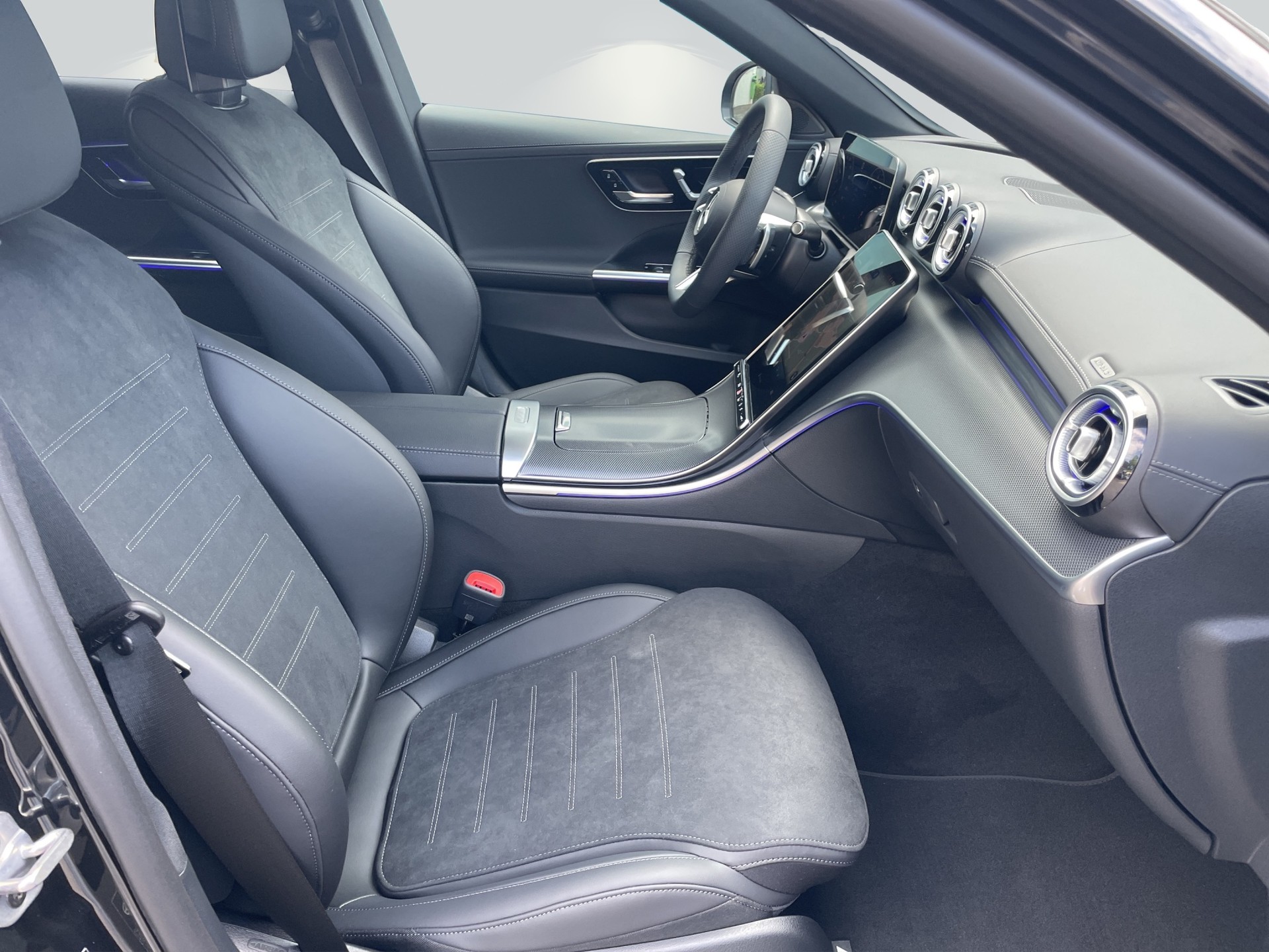 MERCEDES-BENZ C 220 d T 4 Matic-image-10