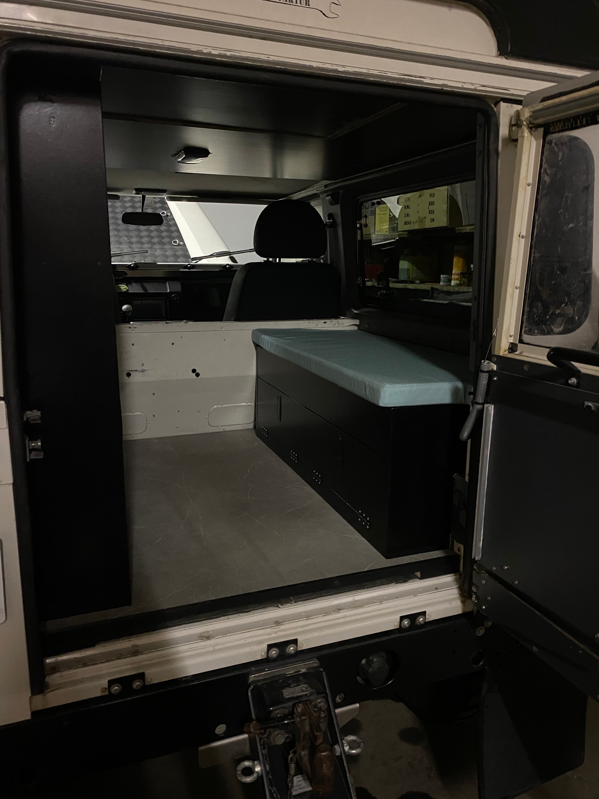 LAND ROVER Defender 90 CSW 2.5 Td5-image-11