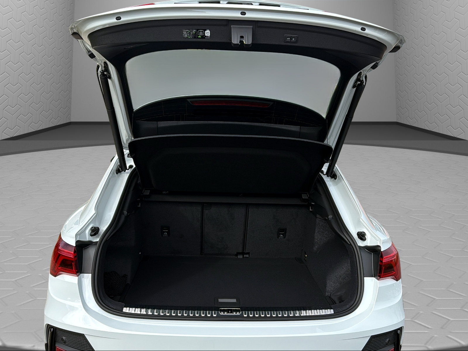 AUDI Q3 Sportback 35 TFSI S line Attraction S-tronic-image-13