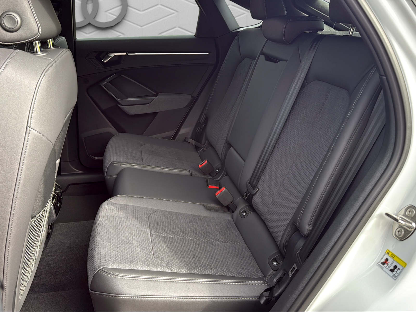 AUDI Q3 Sportback 35 TFSI S line Attraction S-tronic-image-12