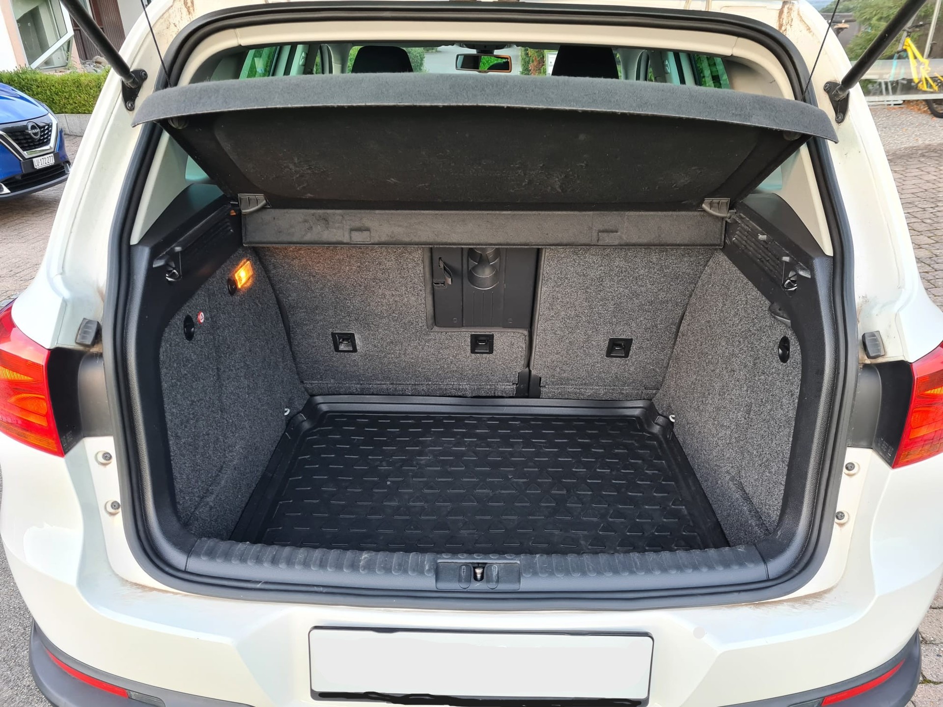 VW Tiguan 2.0 TDI BlueMotion Sport&Style 4Motion-image-4