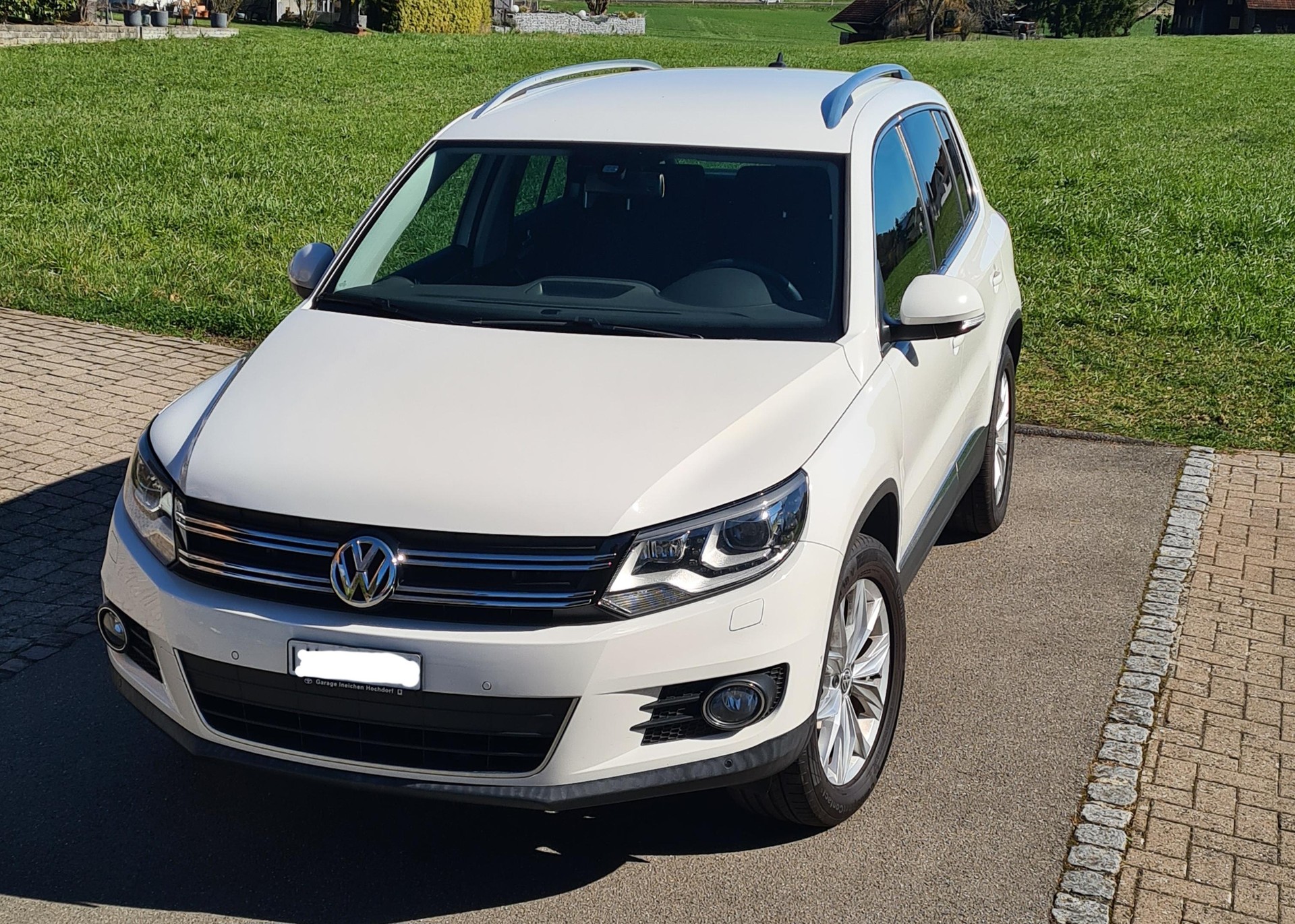 VW Tiguan 2.0 TDI BlueMotion Sport&Style 4Motion-image-1