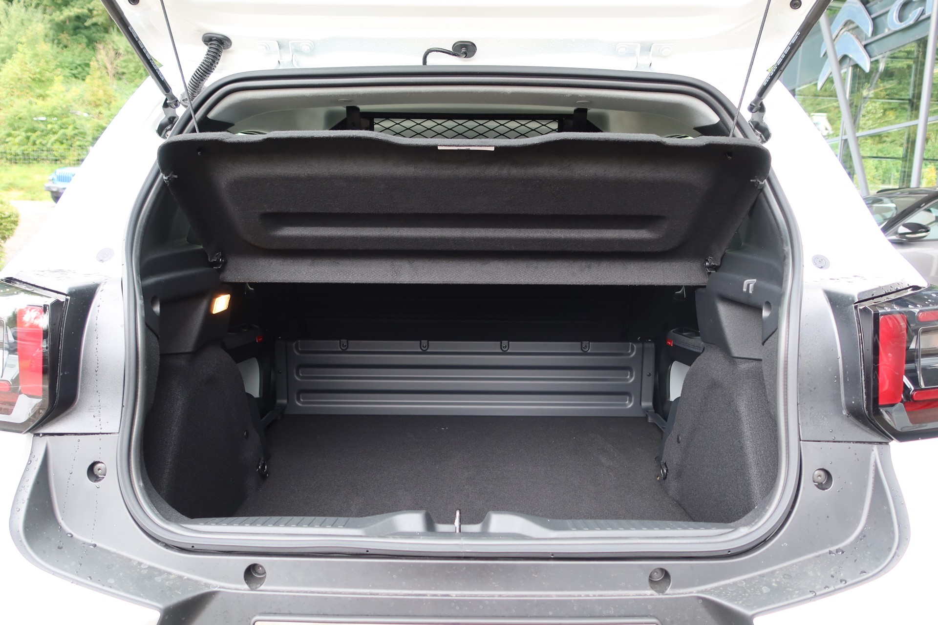 CITROEN e-C3 44kWh Van-image-9