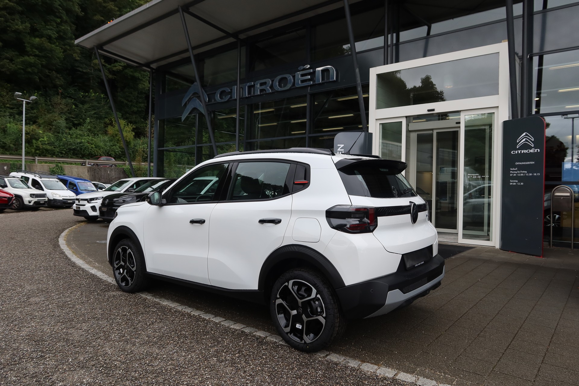CITROEN e-C3 44kWh Van-image-2