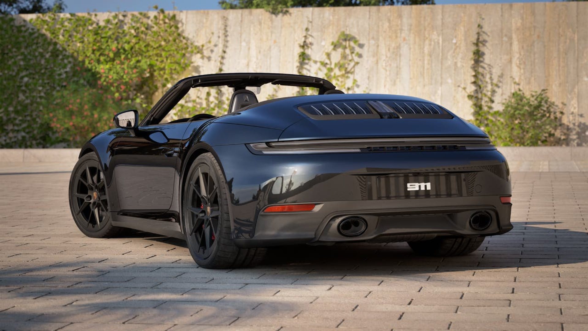 PORSCHE 911 Carrera 4S Cabriolet-image-2