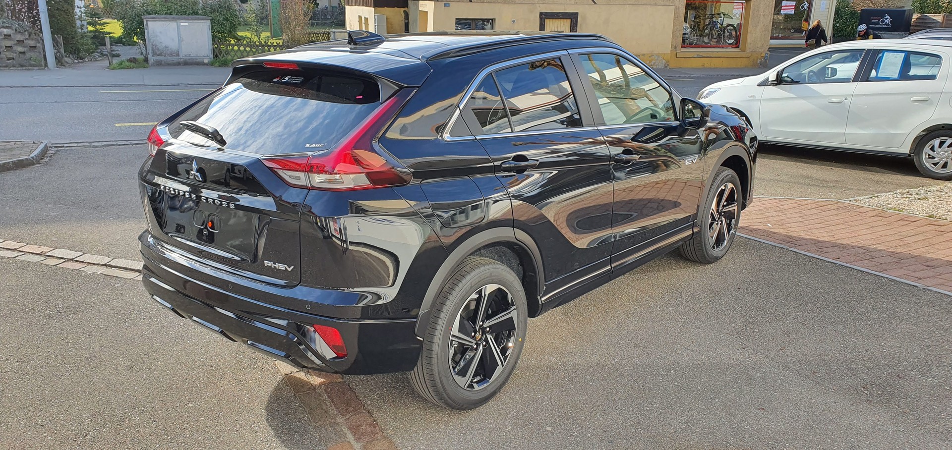 MITSUBISHI Eclip.Cross PHEV Diamond mit AHK-image-2