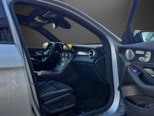 MERCEDES-BENZ GLC 300 AMG Line 4Matic-image-9