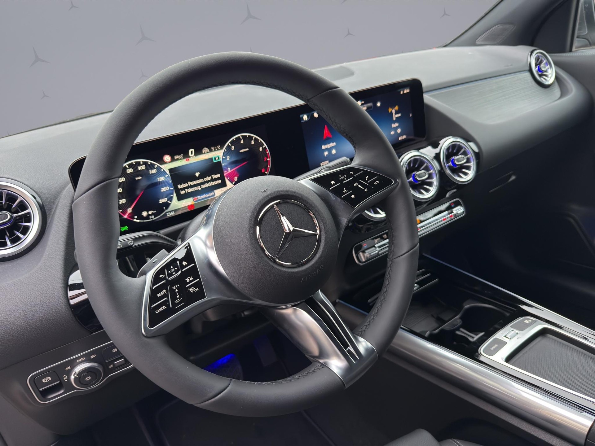 MERCEDES-BENZ GLA 250 Swiss Star Progressive 4matic-image-10