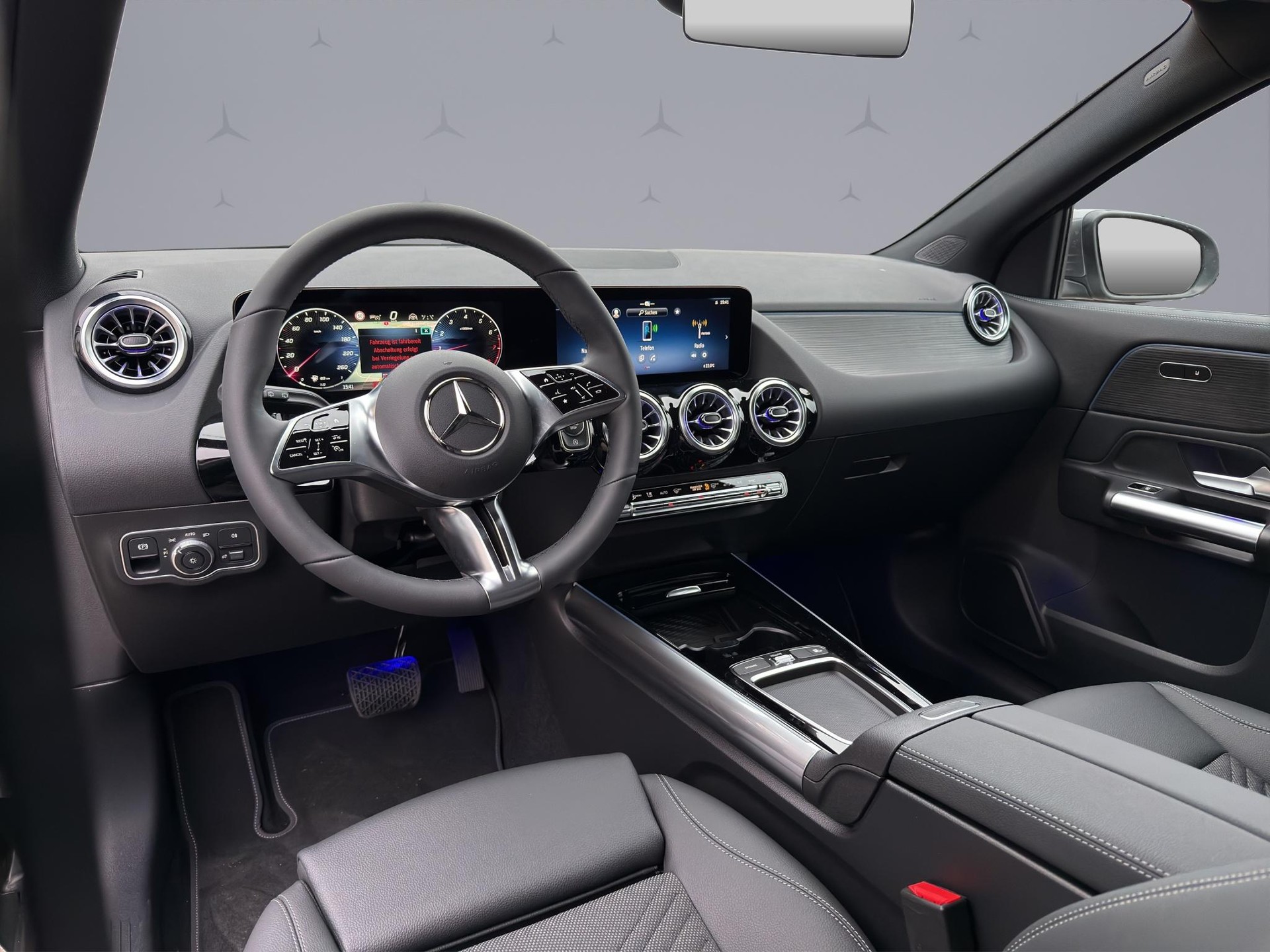 MERCEDES-BENZ GLA 250 Swiss Star Progressive 4matic-image-12
