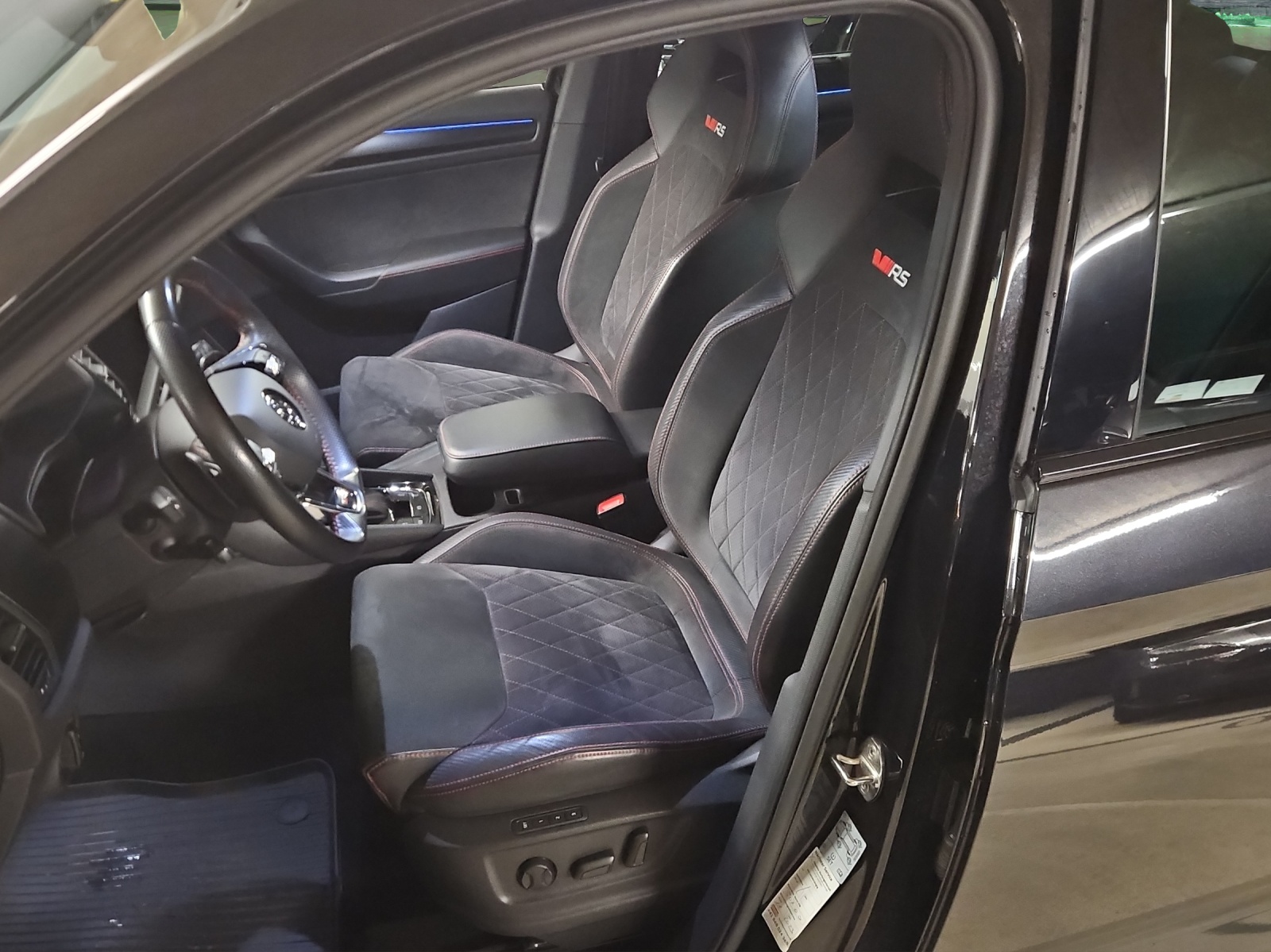 SKODA Kodiaq 2.0 Bi-TDI SCR RS 4x4 DSG-image-8