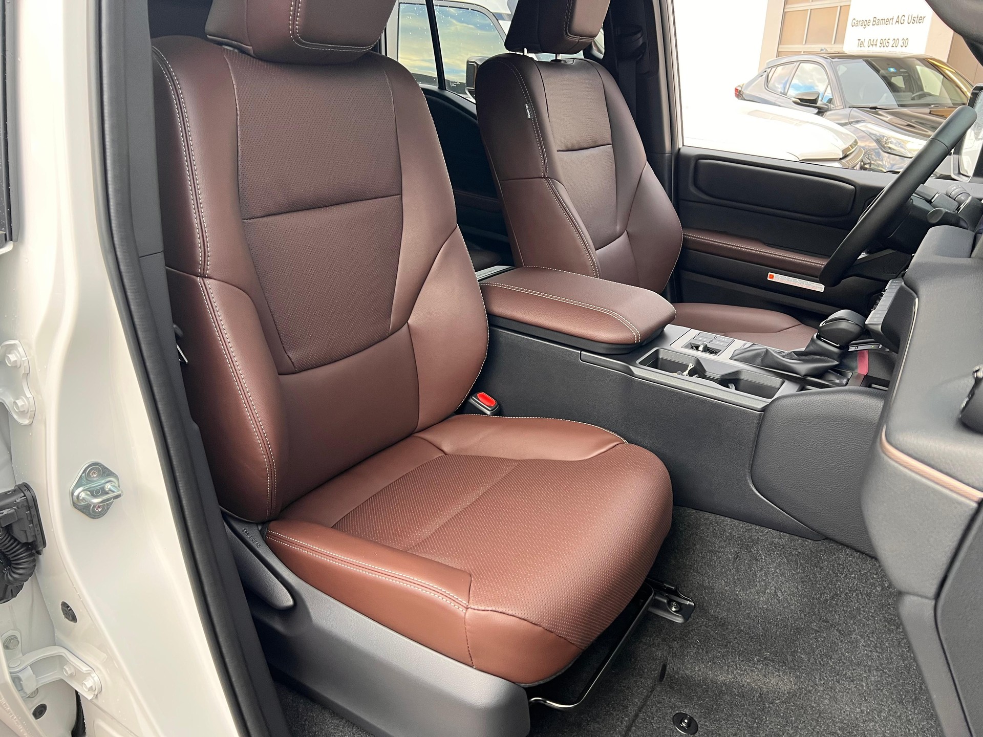 TOYOTA Land Cruiser 2.8 D 48V Style-image-13