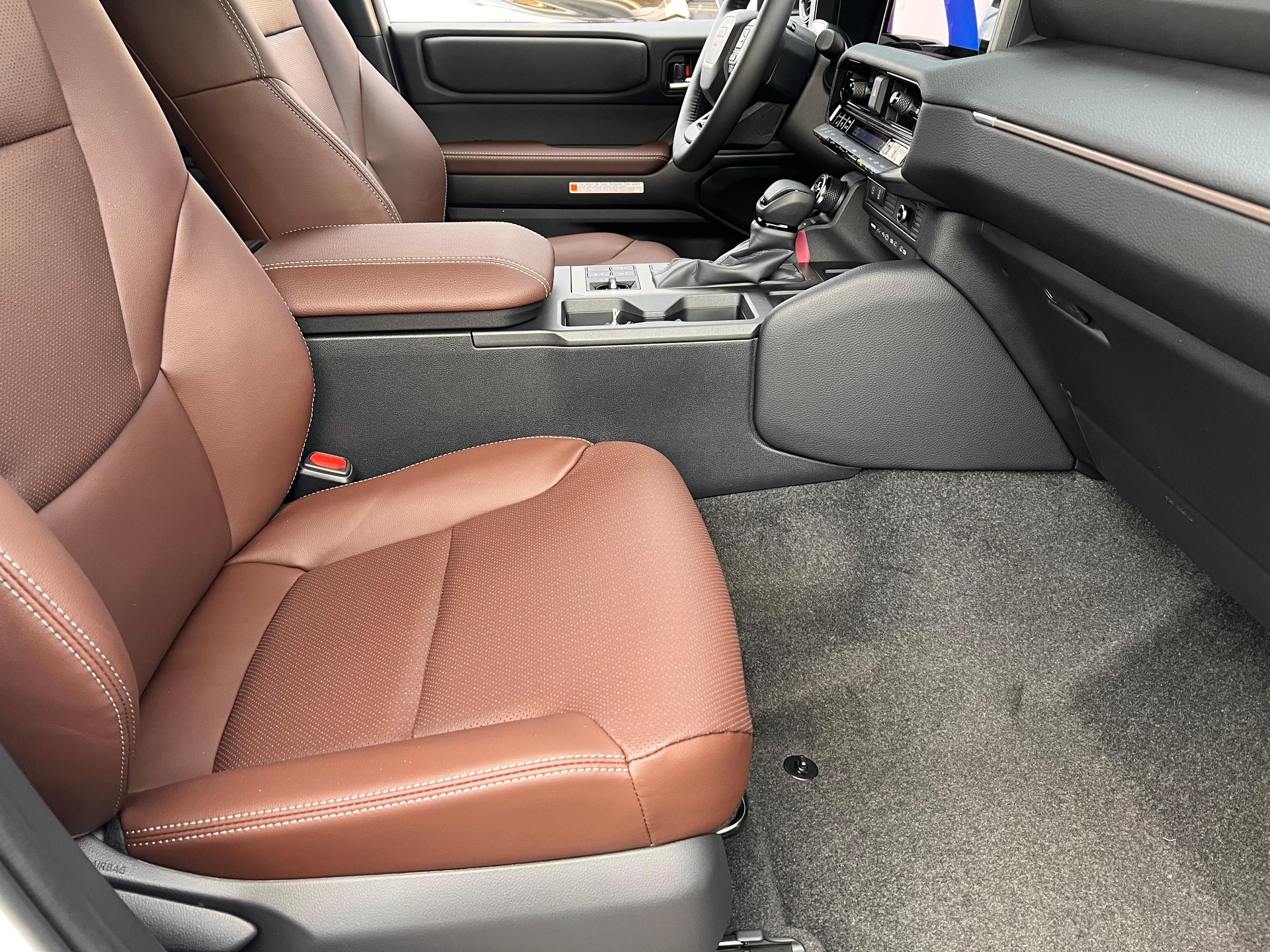 TOYOTA Land Cruiser 2.8 D 48V Style-image-12