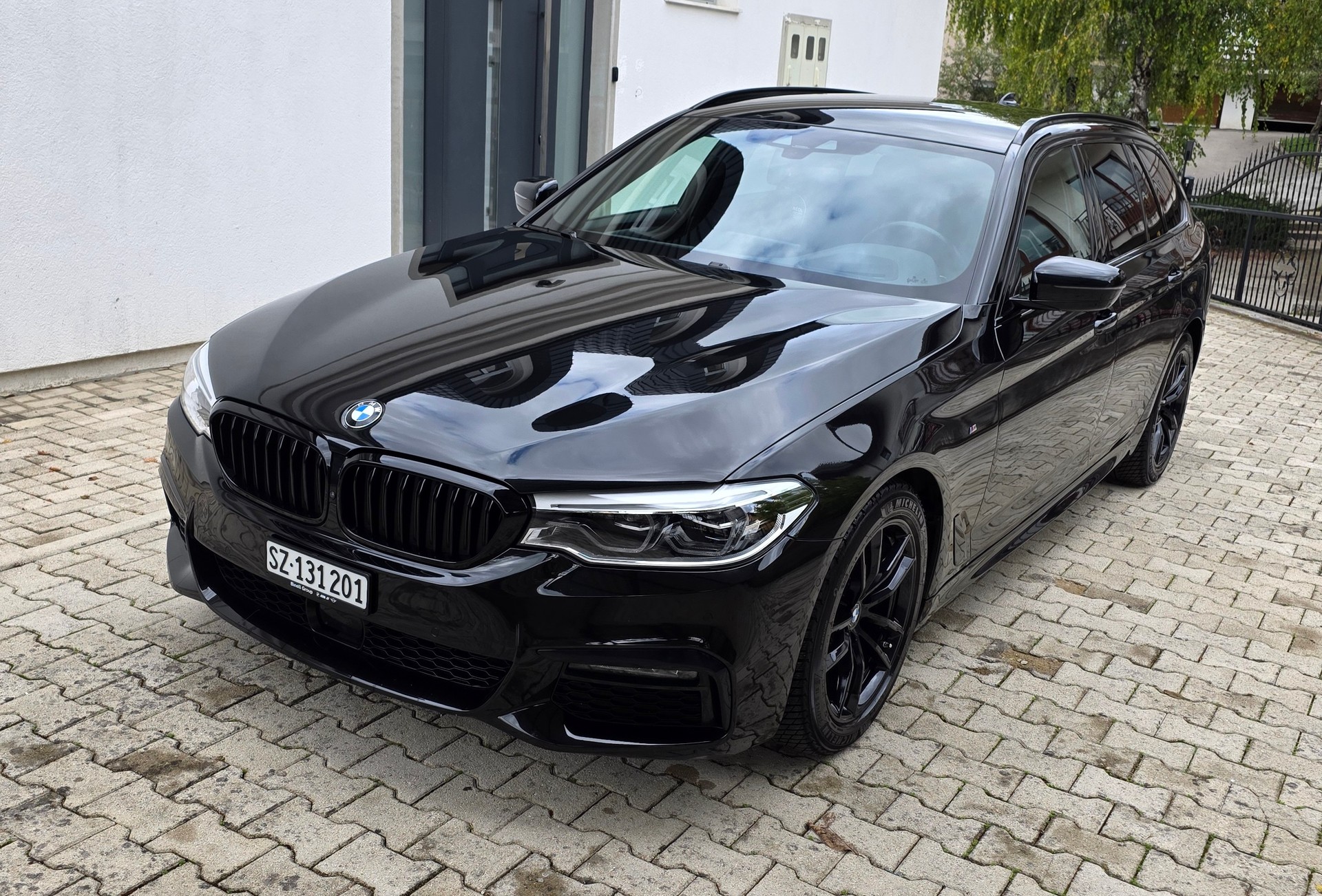 BMW 520d xDrive Touring Pure M Sport Edition Steptronic