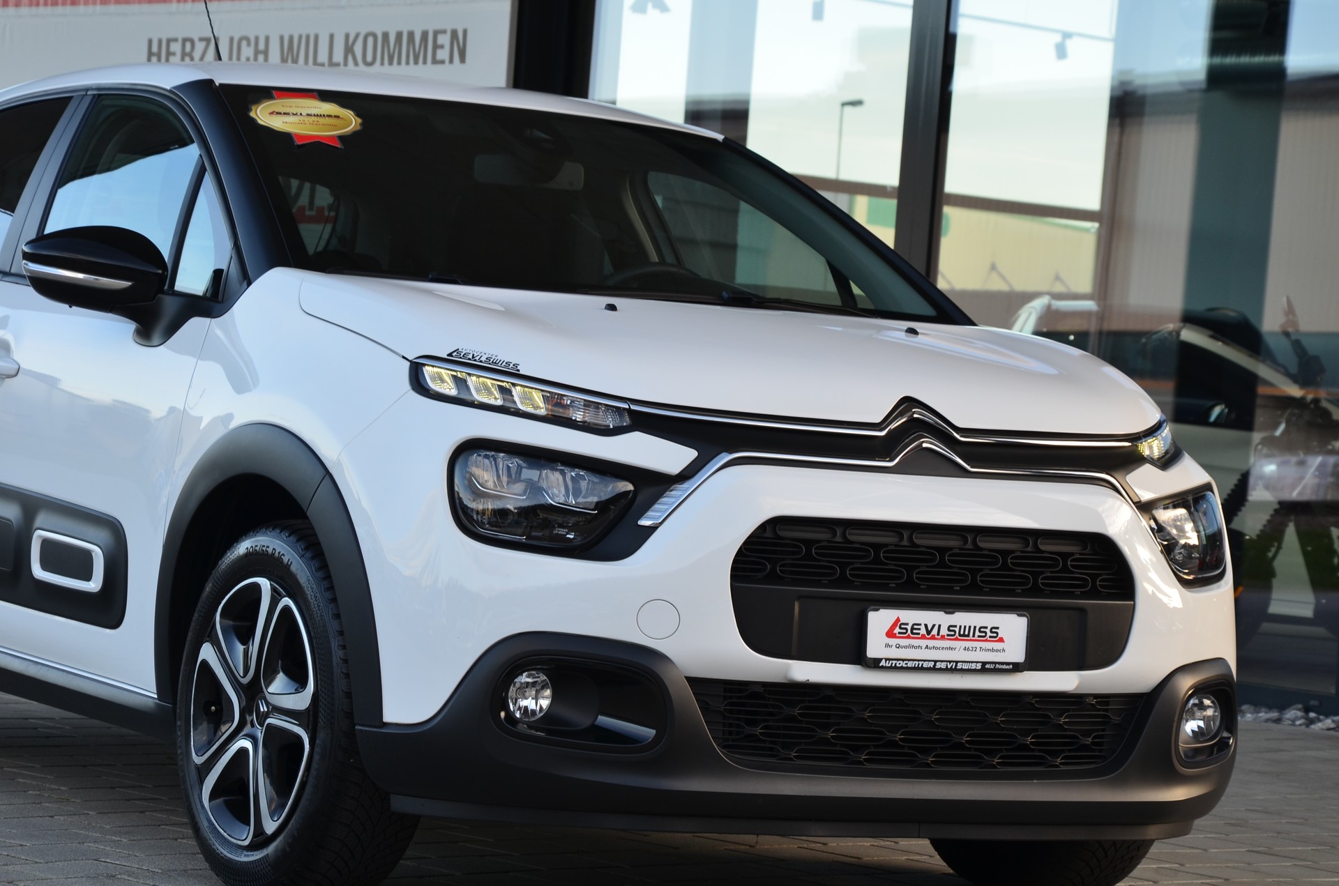 CITROEN C3 1.2i PureTech Swiss Edition EAT6*Frisch ab MFK,1 Jahr oder 20000km Garantie auf Motor und Getriebe*-image-2