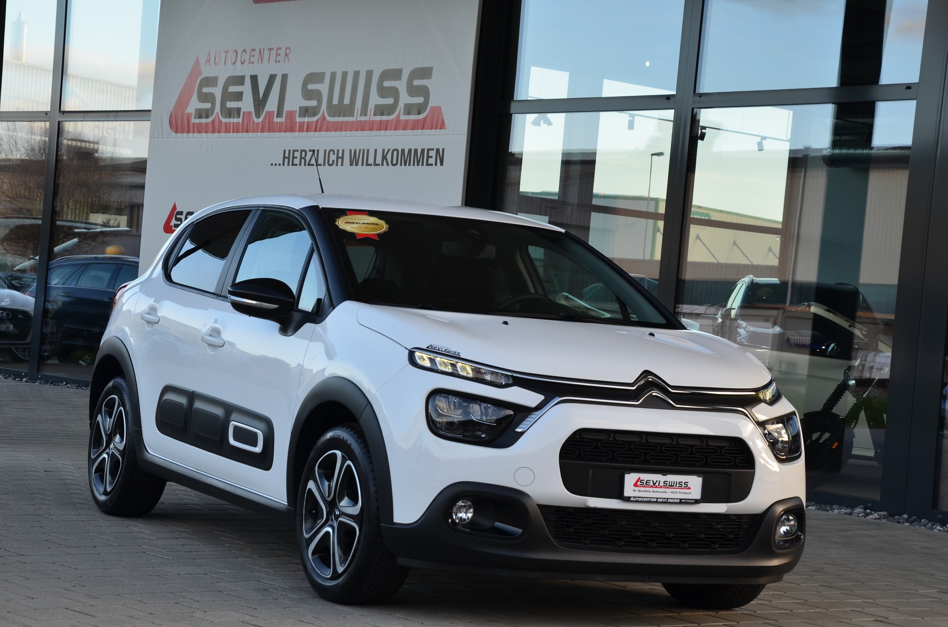 CITROEN C3 1.2i PureTech Swiss Edition EAT6*Frisch ab MFK,1 Jahr oder 20000km Garantie auf Motor und Getriebe*-image-1