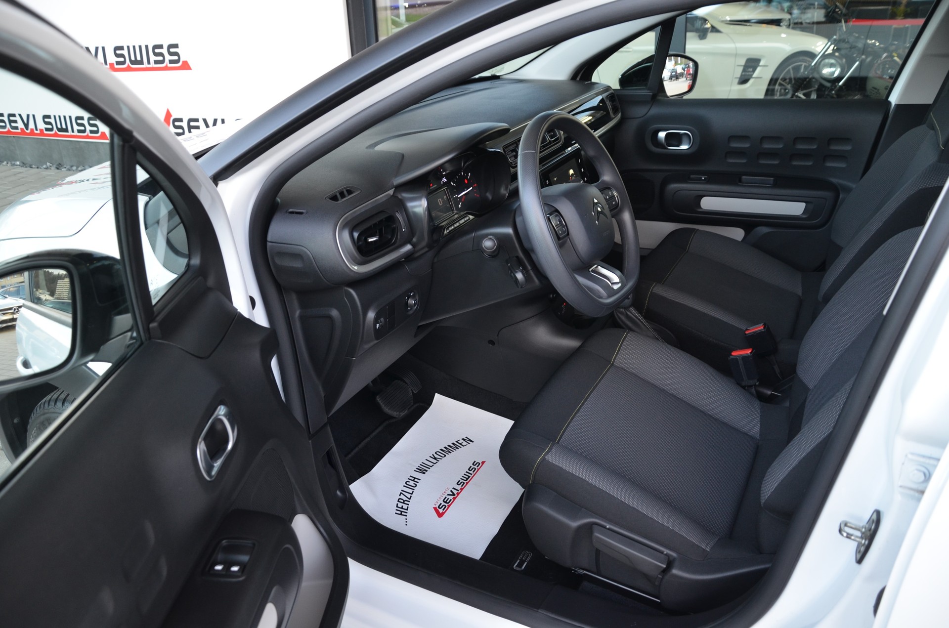 CITROEN C3 1.2i PureTech Swiss Edition EAT6*Frisch ab MFK,1 Jahr oder 20000km Garantie auf Motor und Getriebe*-image-7