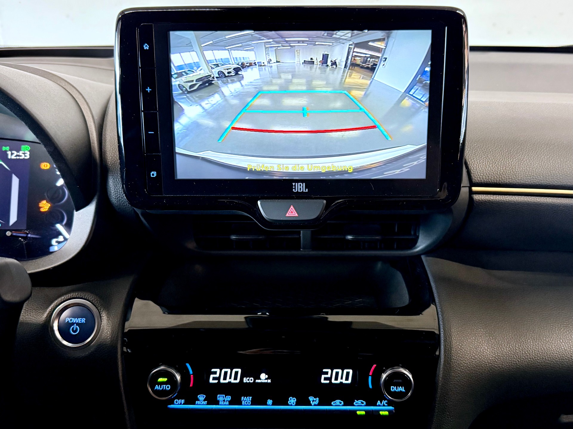 TOYOTA Yaris Cross 1.5 Adventure e-CVT AWDi | HEAD-UP DISPLAY | SITZHEIZUNG | JBL SOUNDSYSTEM-image-9