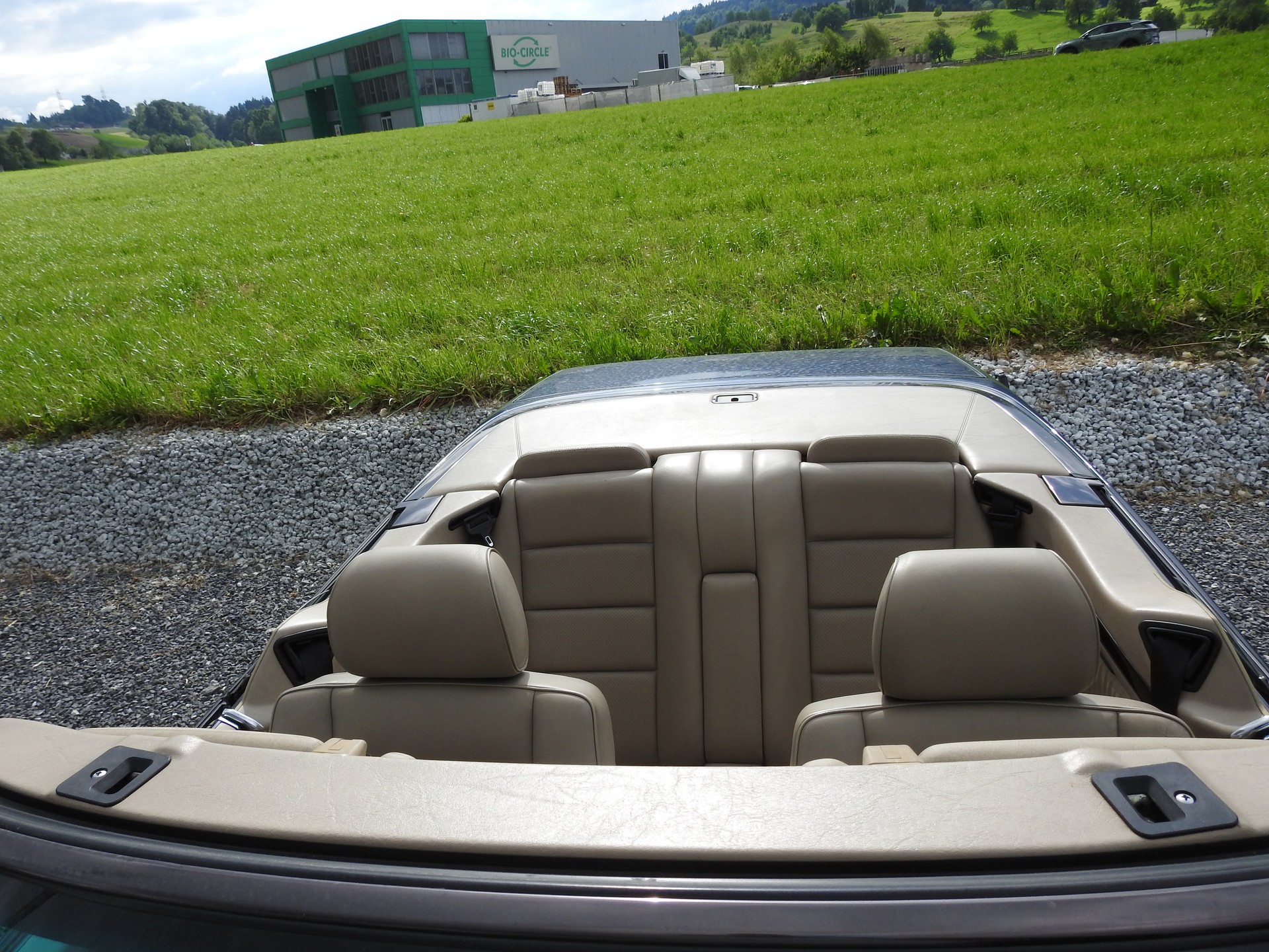 MERCEDES-BENZ E 220 Cabrio-image-11