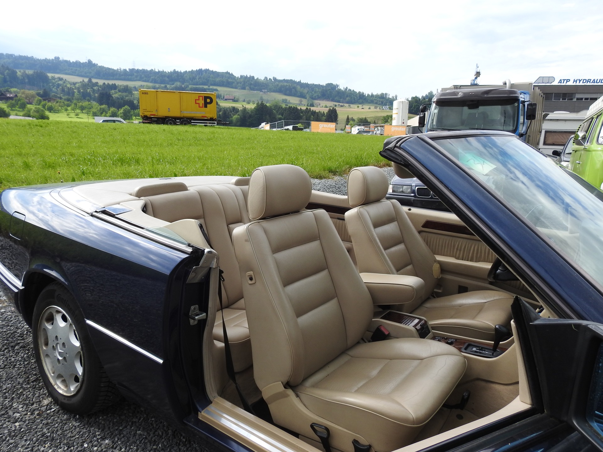 MERCEDES-BENZ E 220 Cabrio-image-14
