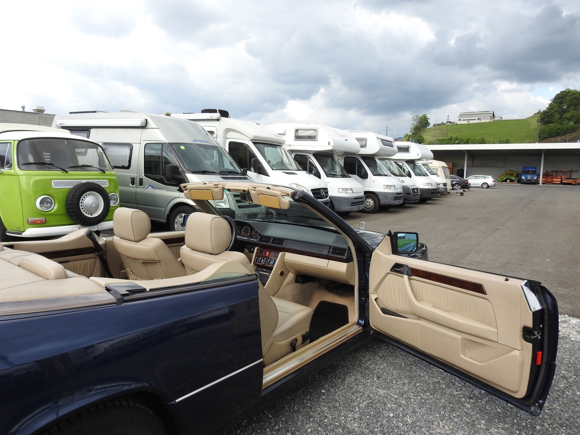 MERCEDES-BENZ E 220 Cabrio-image-15