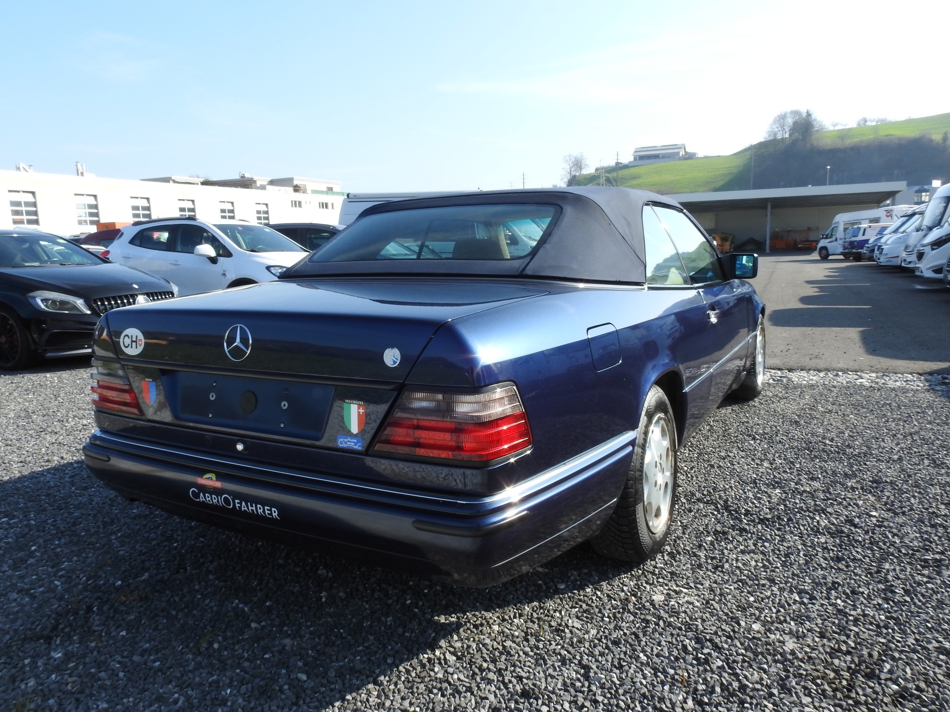 MERCEDES-BENZ E 220 Cabrio-image-5