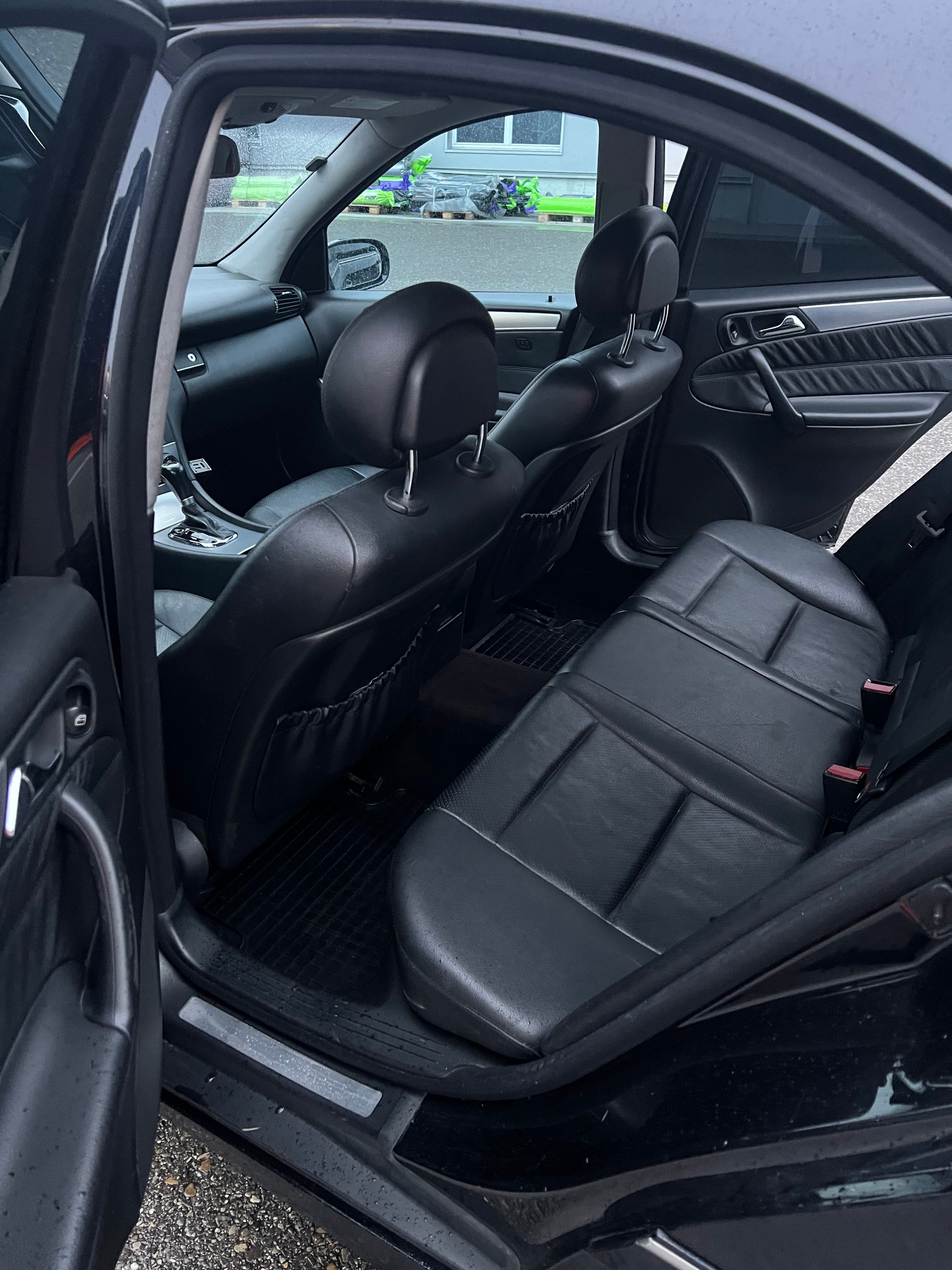 MERCEDES-BENZ Advantages-image-9