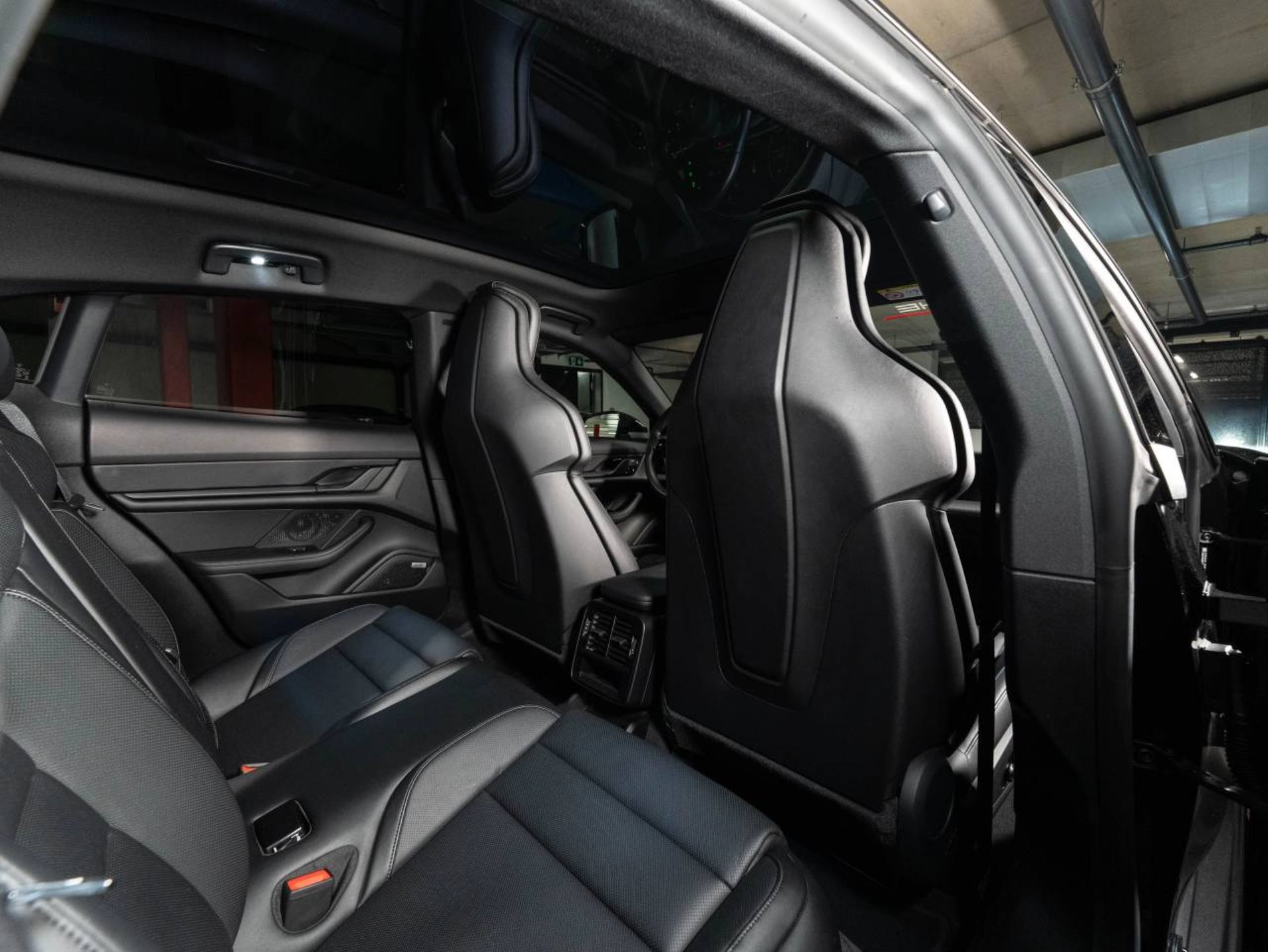 PORSCHE Taycan 4 Cross Turismo (MY22)-image-11