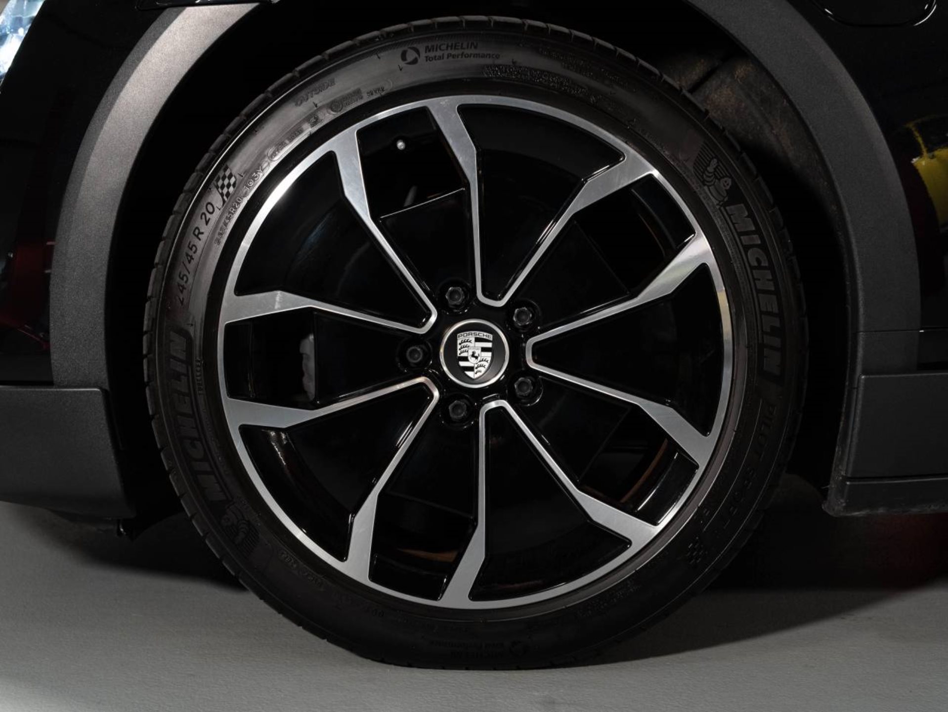 PORSCHE Taycan 4 Cross Turismo (MY22)-image-22