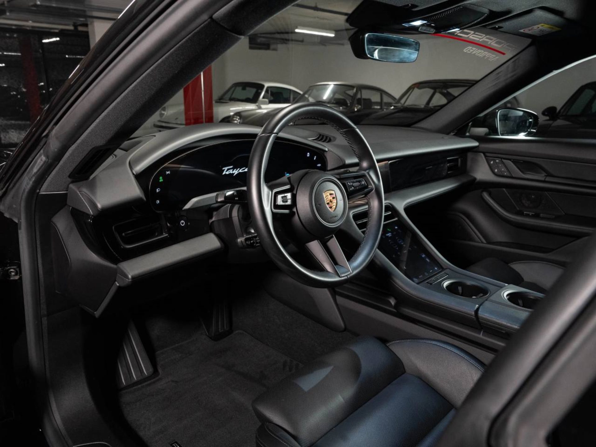 PORSCHE Taycan 4 Cross Turismo (MY22)-image-8