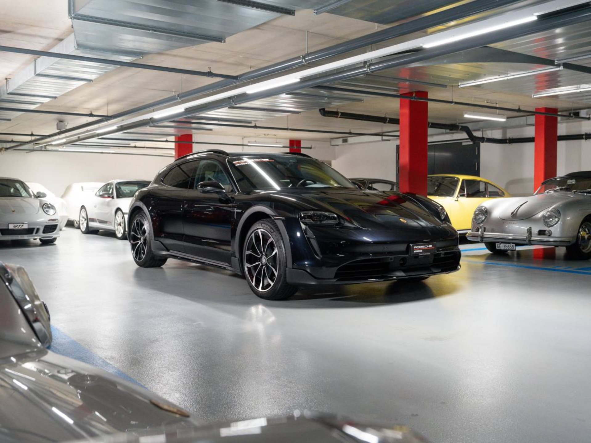 PORSCHE Taycan 4 Cross Turismo (MY22)-image-2