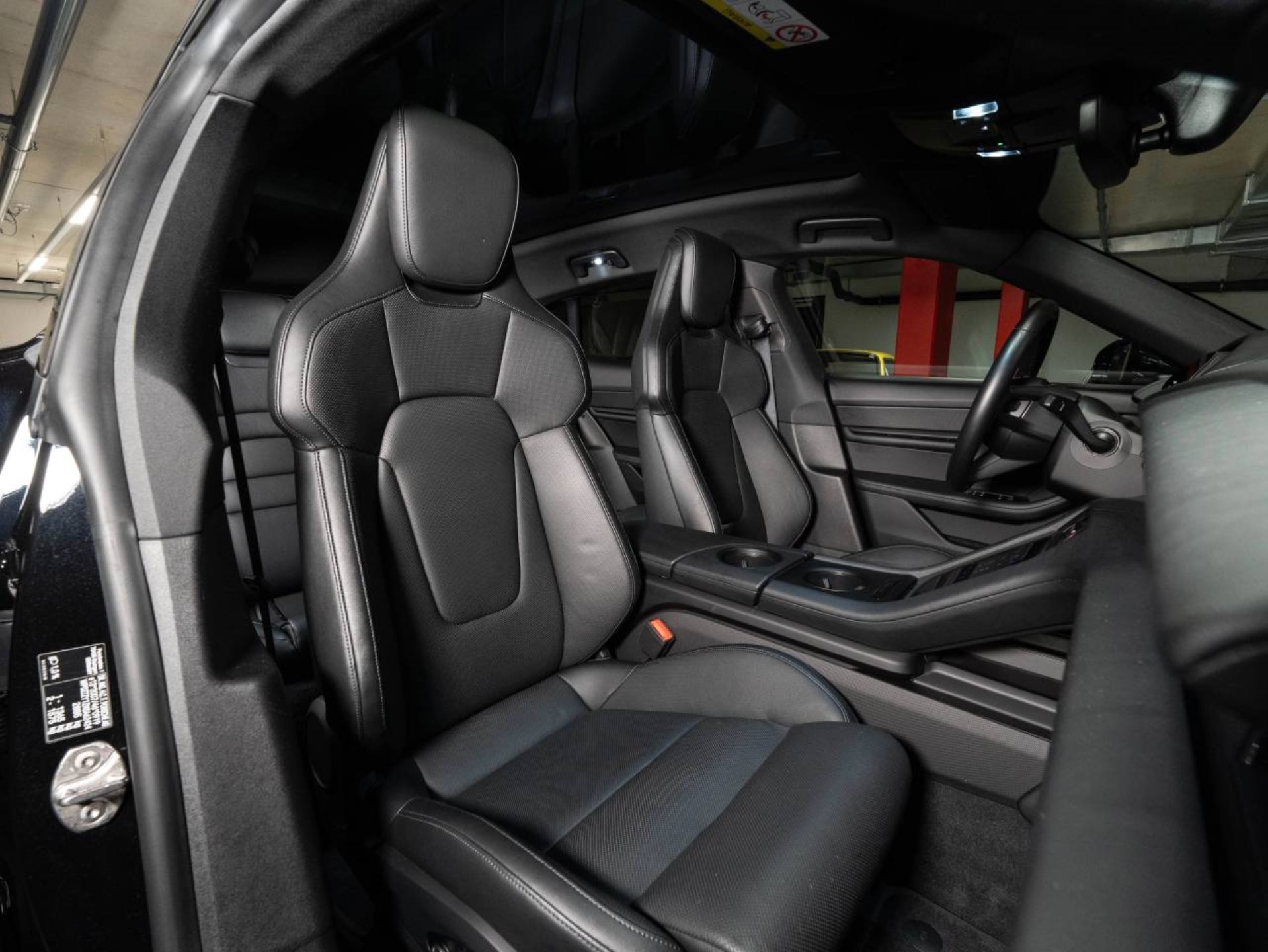 PORSCHE Taycan 4 Cross Turismo (MY22)-image-10