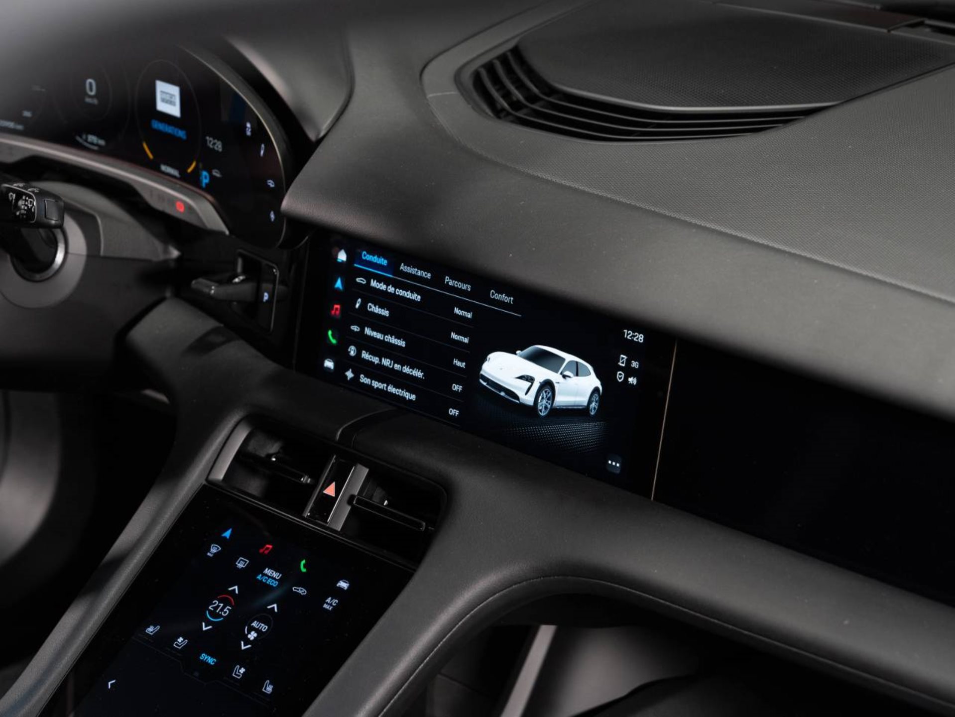 PORSCHE Taycan 4 Cross Turismo (MY22)-image-16