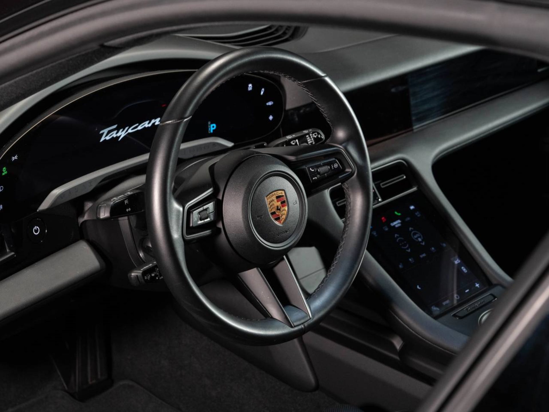 PORSCHE Taycan 4 Cross Turismo (MY22)-image-12