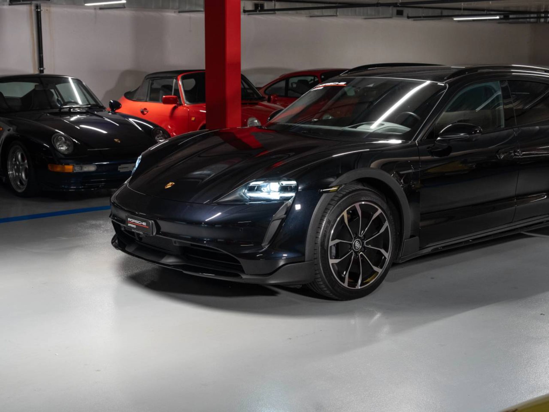 PORSCHE Taycan 4 Cross Turismo (MY22)-image-6