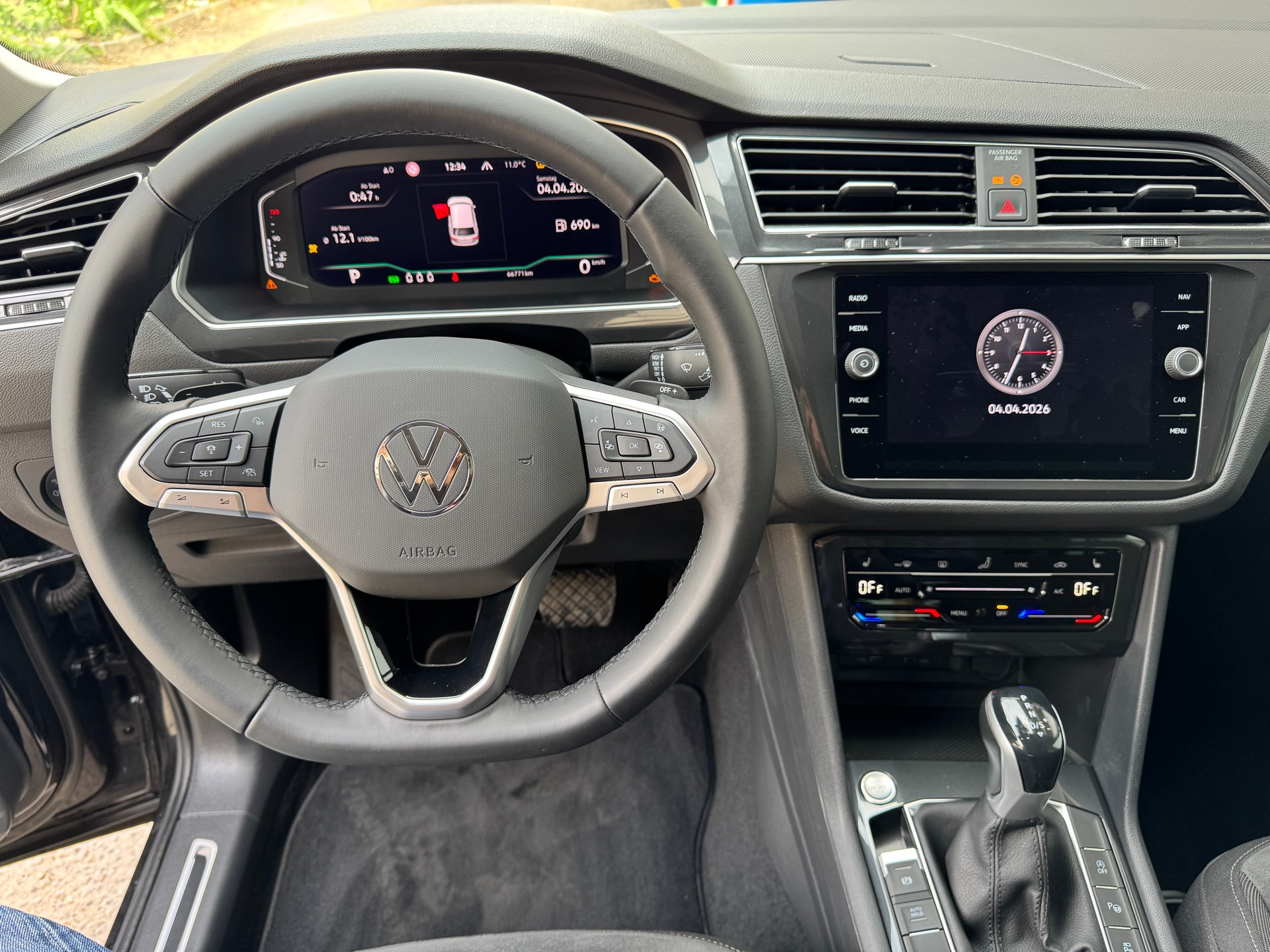 VW Tiguan 2.0 TDI SCR Elegance 4Motion DSG-image-10