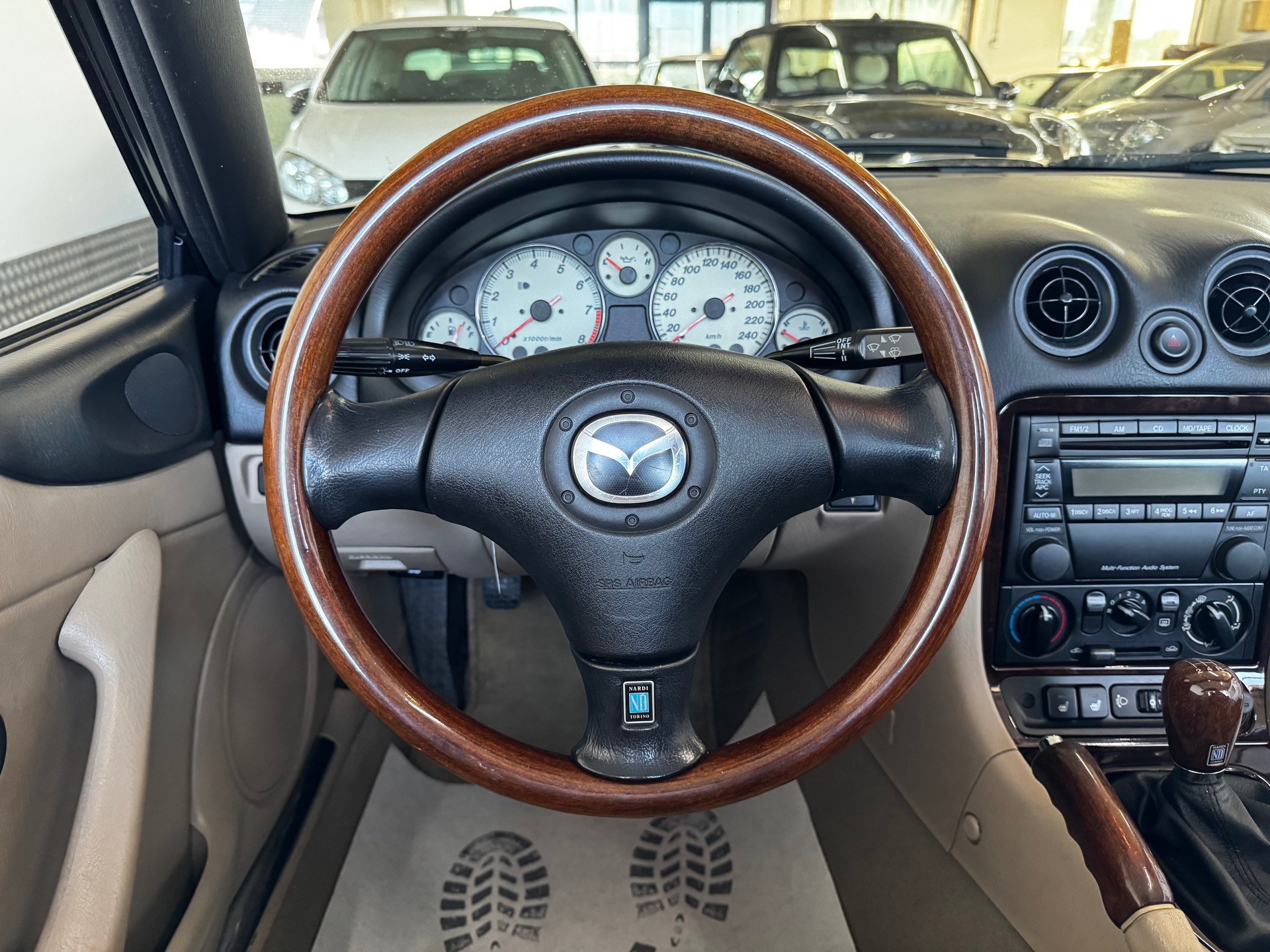 MAZDA MX-5 1.6i-16 Exclusive Youngster-image-25