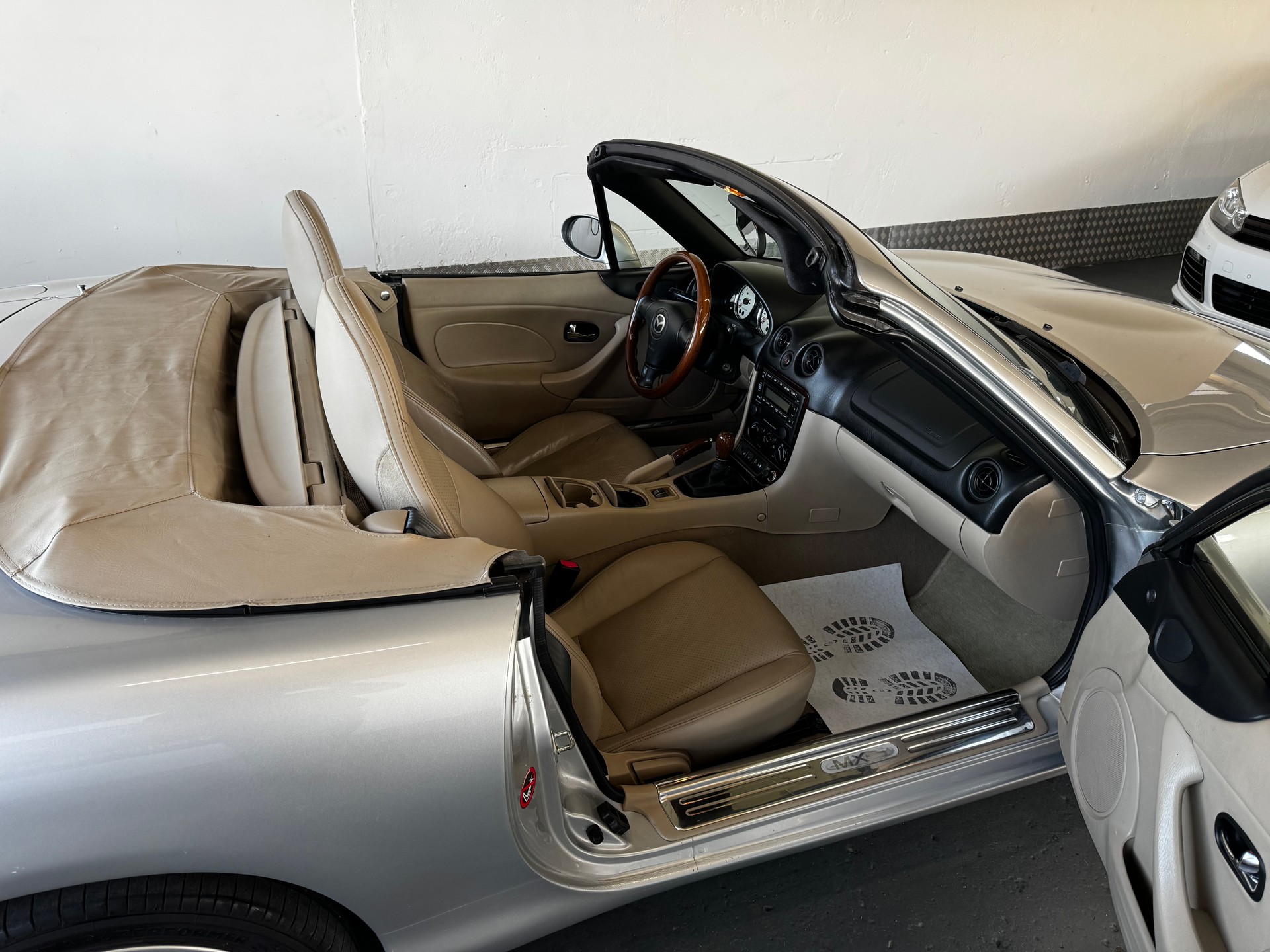 MAZDA MX-5 1.6i-16 Exclusive Youngster-image-26