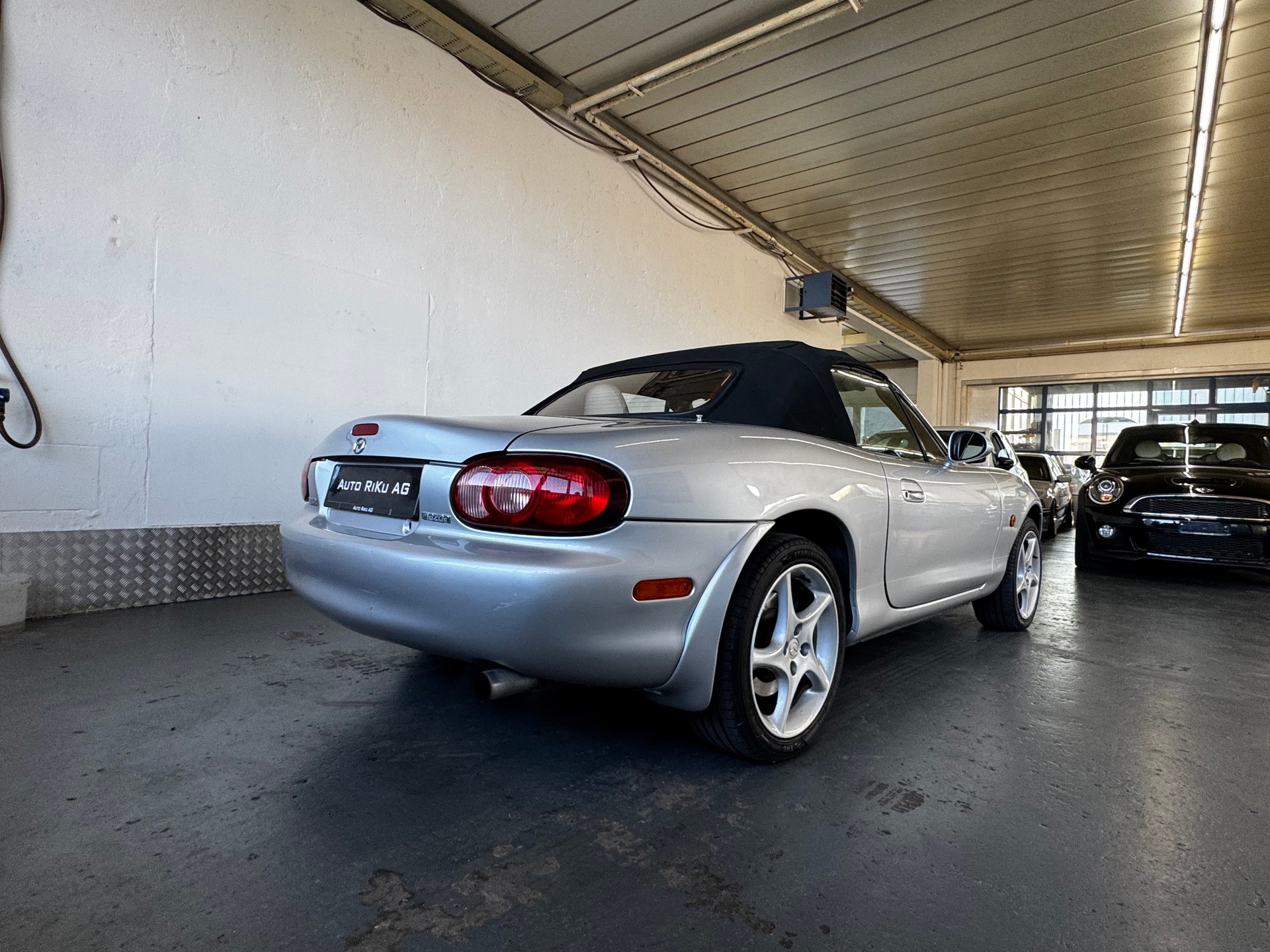 MAZDA MX-5 1.6i-16 Exclusive Youngster-image-15