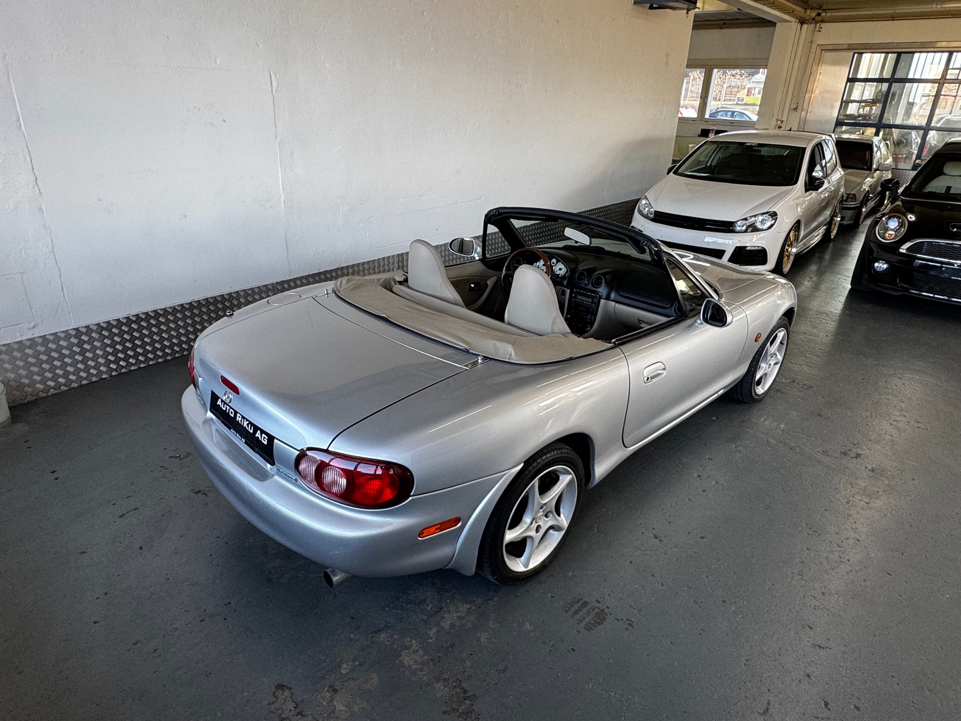 MAZDA MX-5 1.6i-16 Exclusive Youngster-image-14