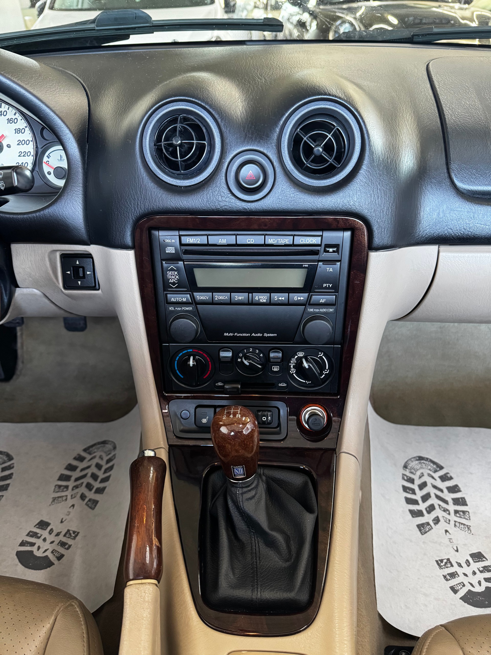 MAZDA MX-5 1.6i-16 Exclusive Youngster-image-24