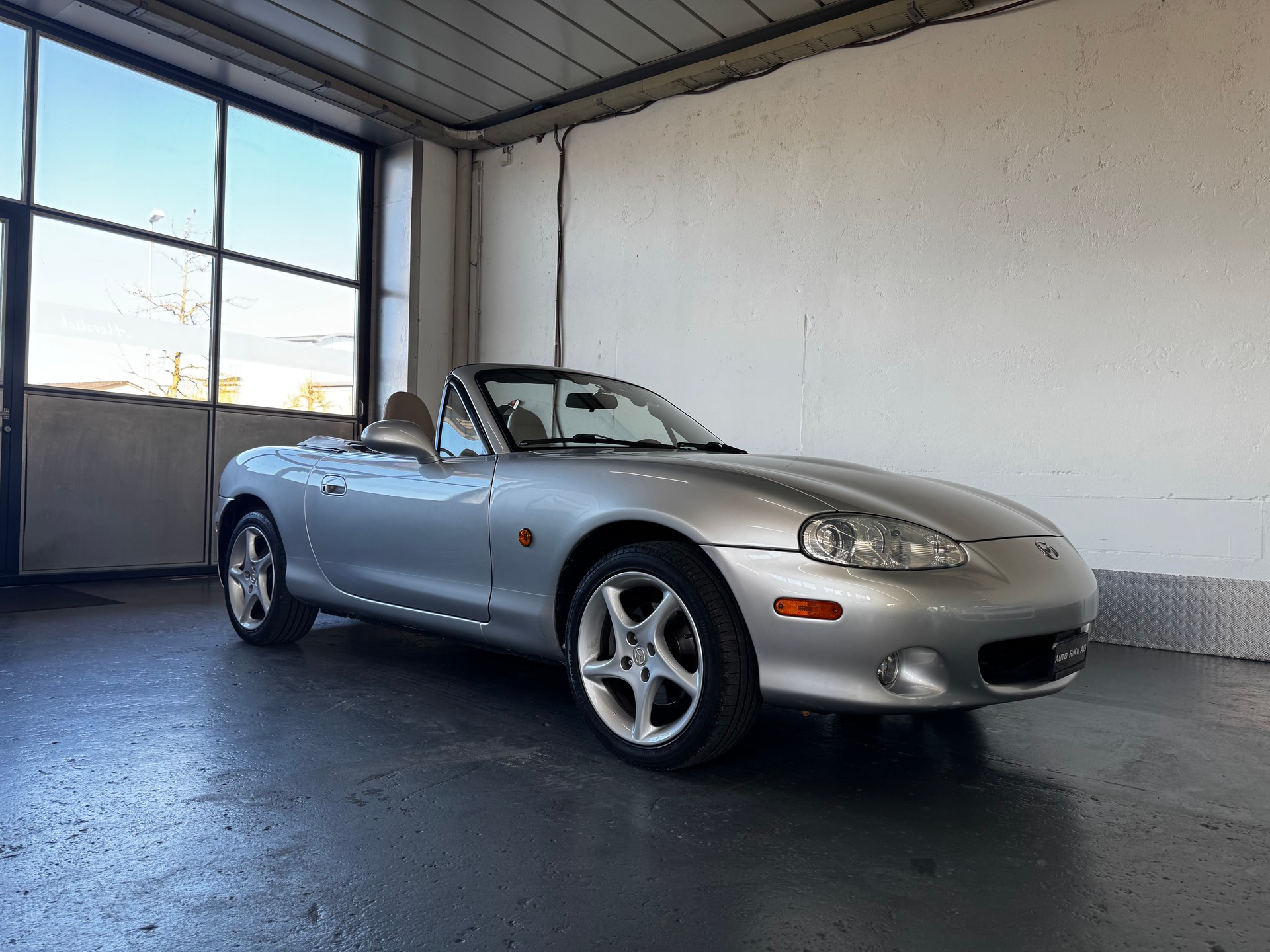 MAZDA MX-5 1.6i-16 Exclusive Youngster-image-3