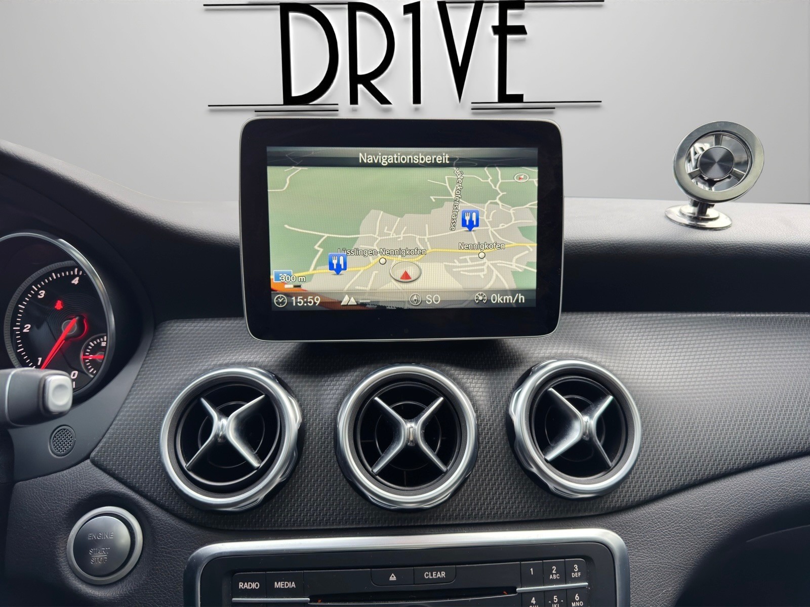 MERCEDES-BENZ GLA 200 d Swiss Star Edition Style 4Matic 7G-DCT-image-13